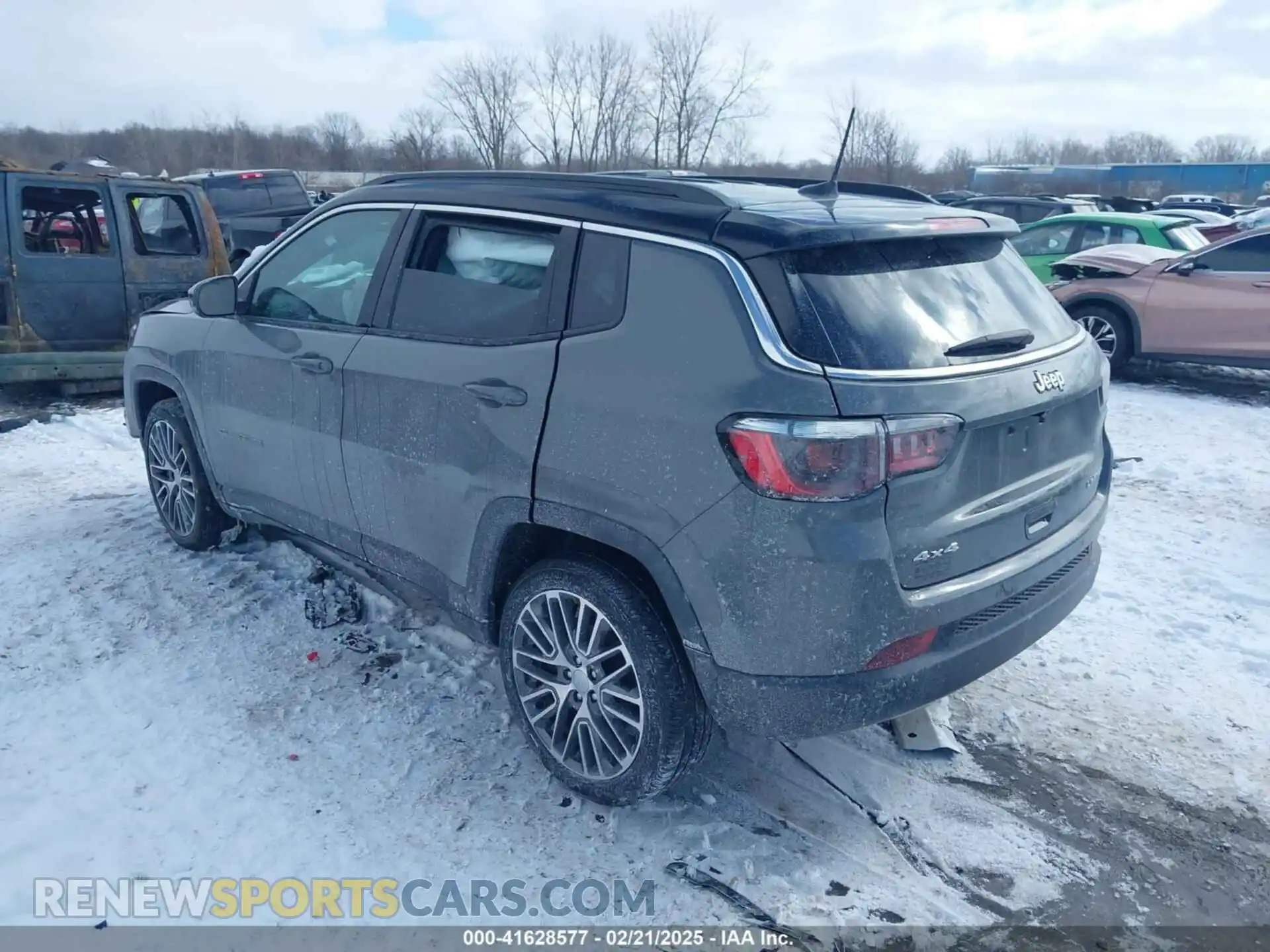 3 Photograph of a damaged car 3C4NJDCNXPT541331 JEEP COMPASS 2023