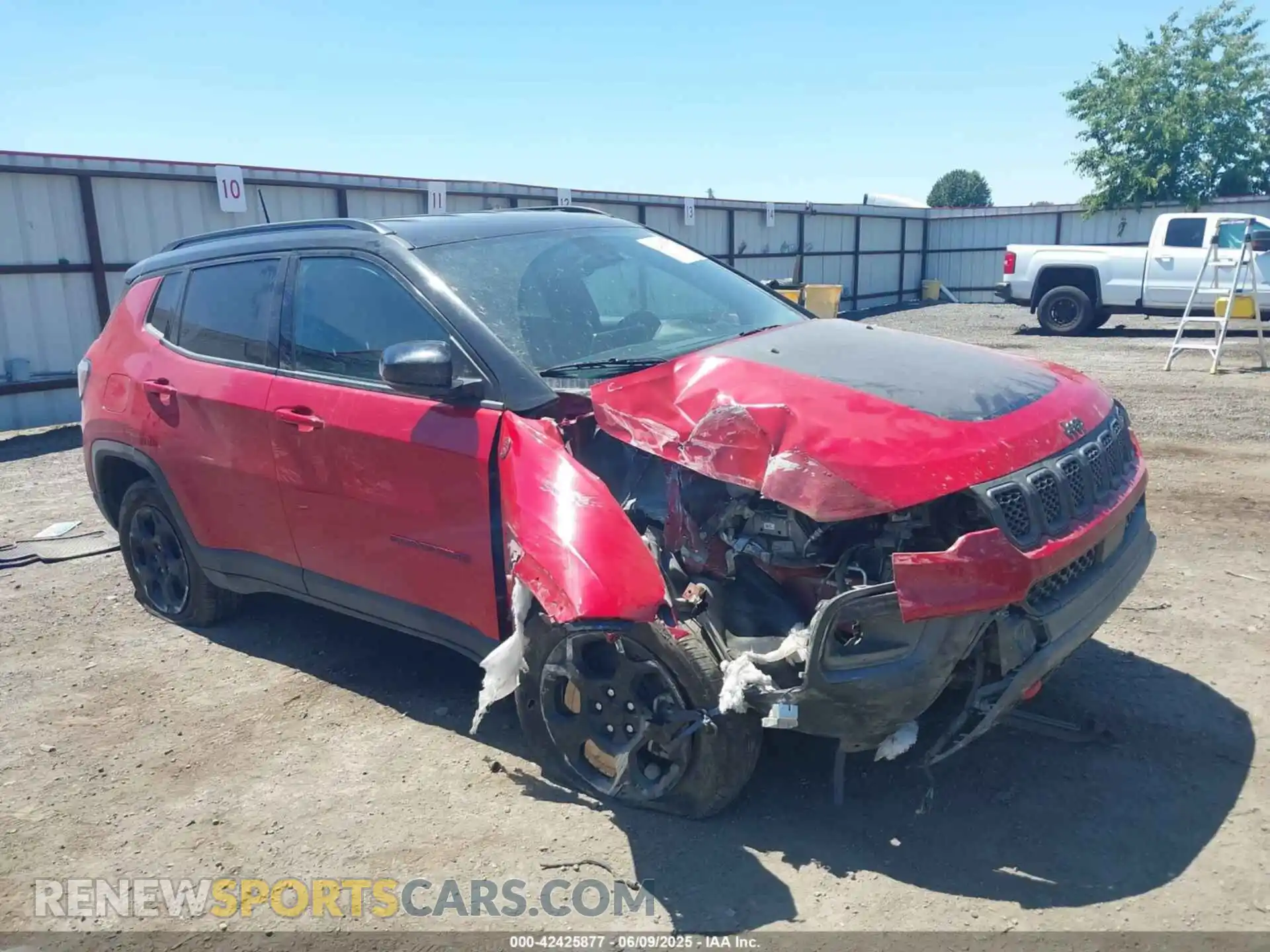 1 Photograph of a damaged car 3C4NJDDN2PT527857 JEEP COMPASS 2023