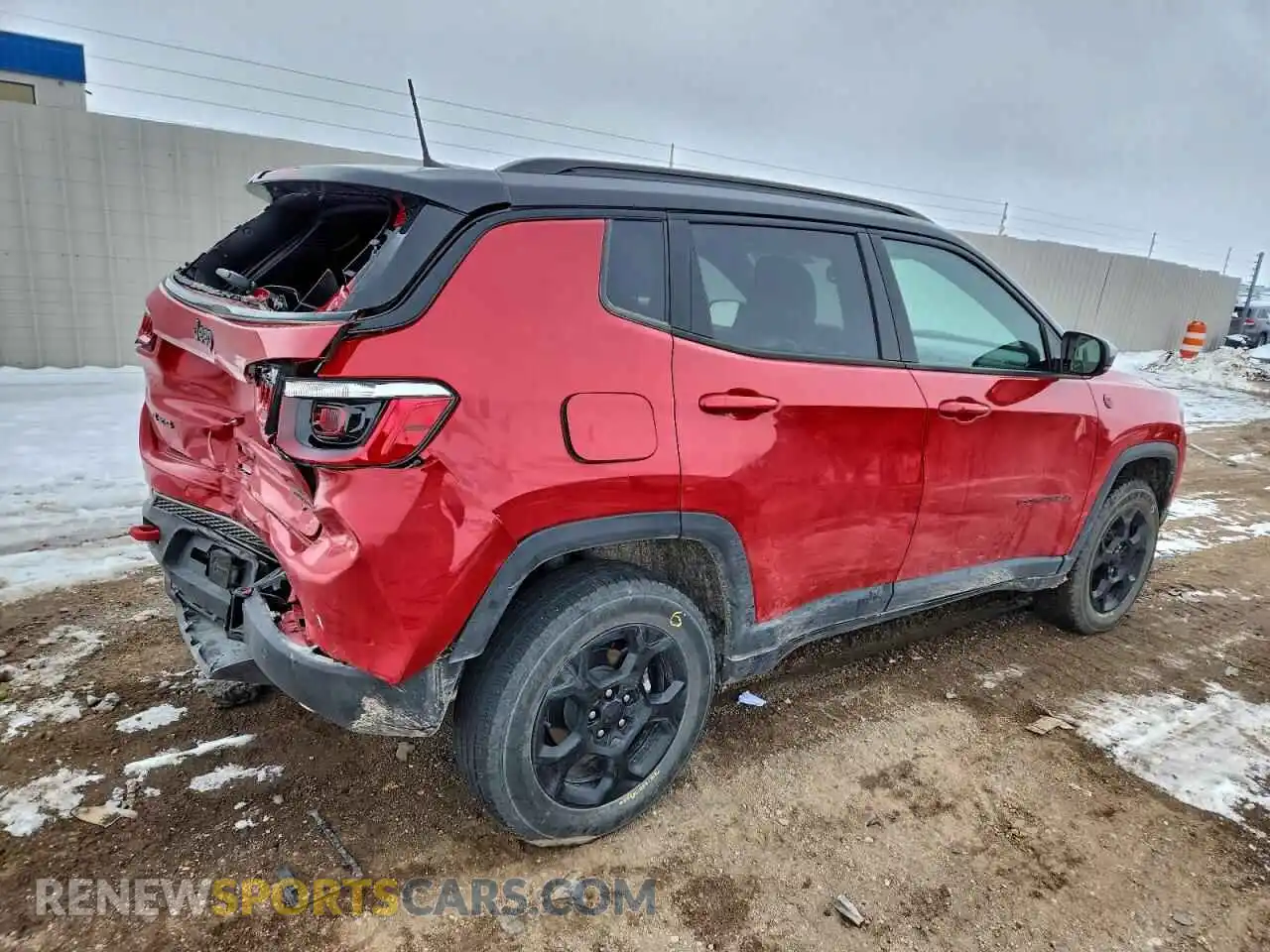 3 Photograph of a damaged car 3C4NJDDN2PT556131 JEEP COMPASS 2023