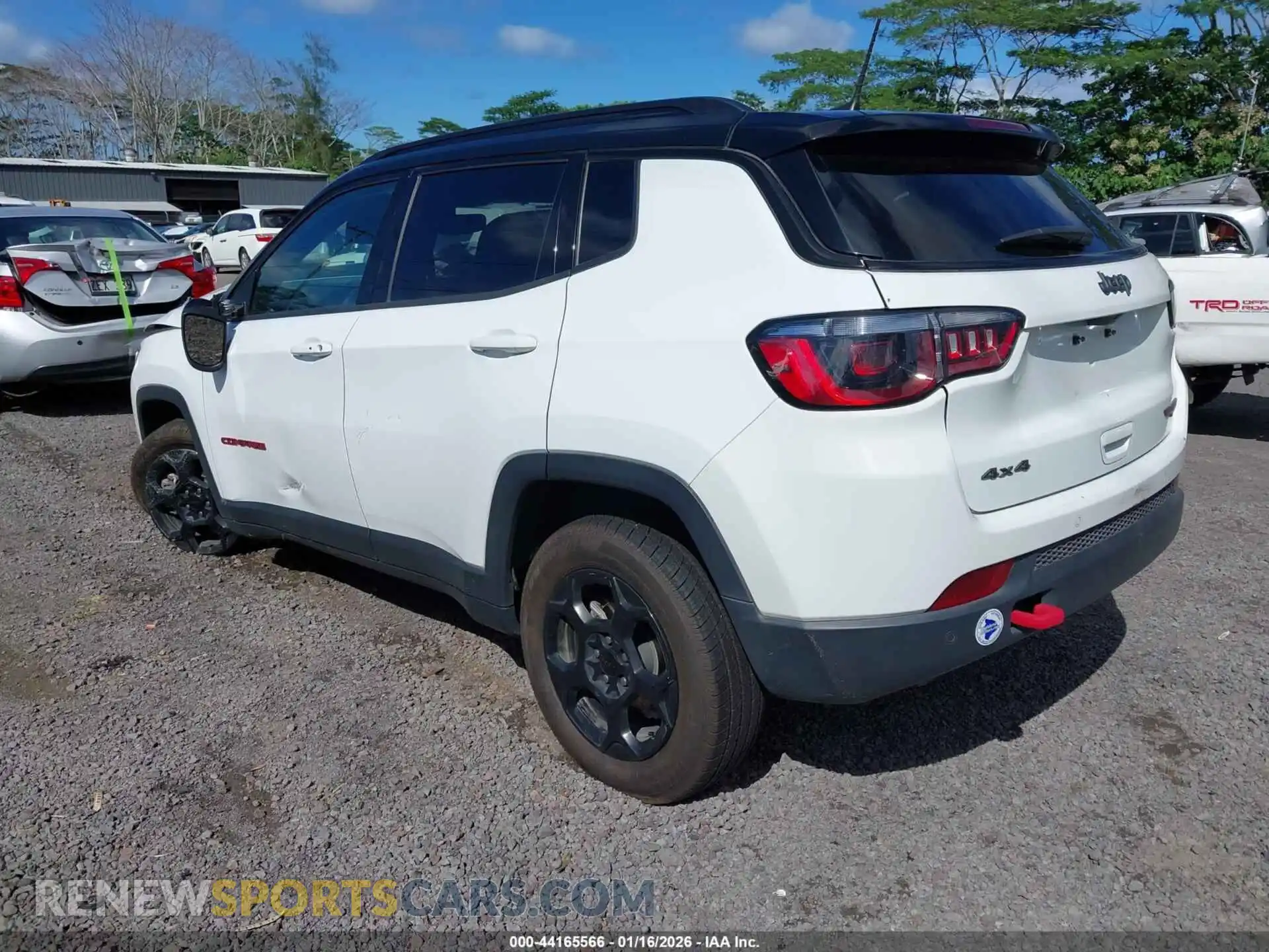 3 Photograph of a damaged car 3C4NJDDN3PT543534 JEEP COMPASS 2023