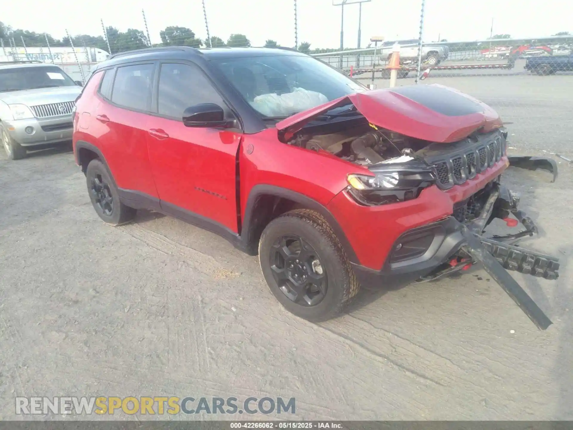 1 Photograph of a damaged car 3C4NJDDN4PT508324 JEEP COMPASS 2023
