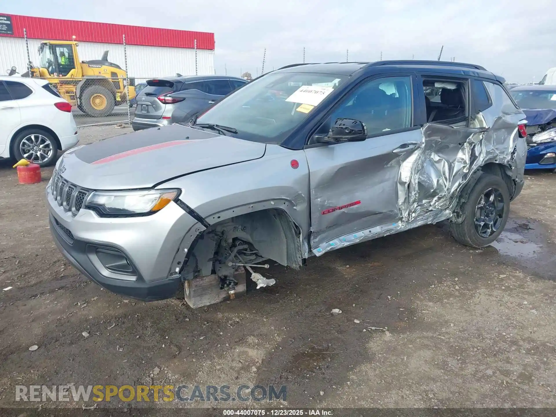 2 Photograph of a damaged car 3C4NJDDN5PT527545 JEEP COMPASS 2023