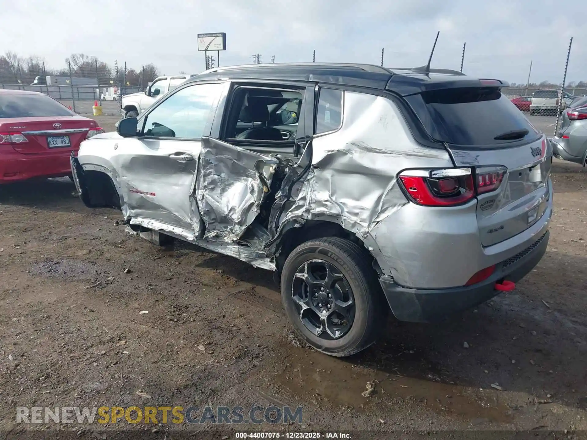3 Photograph of a damaged car 3C4NJDDN5PT527545 JEEP COMPASS 2023