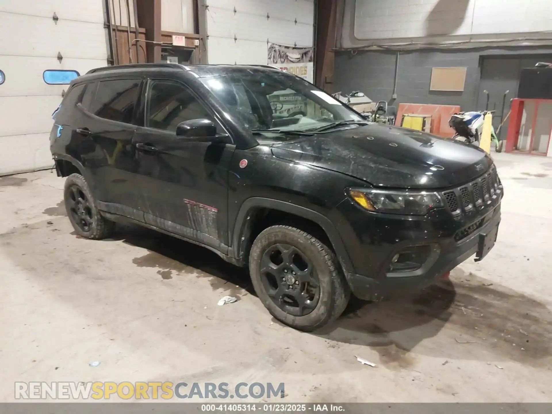 1 Photograph of a damaged car 3C4NJDDN5PT552364 JEEP COMPASS 2023