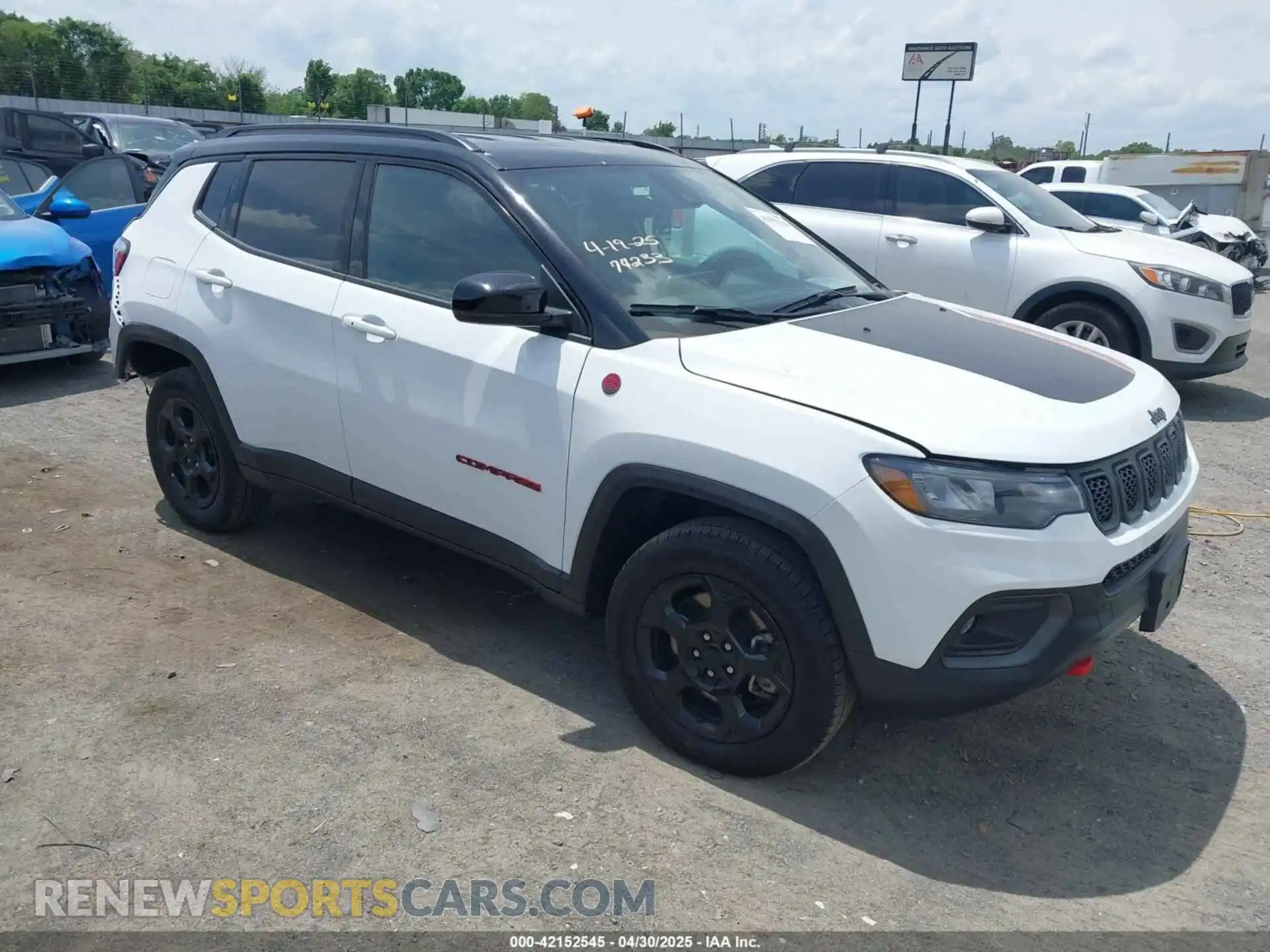 1 Photograph of a damaged car 3C4NJDDN5PT557872 JEEP COMPASS 2023