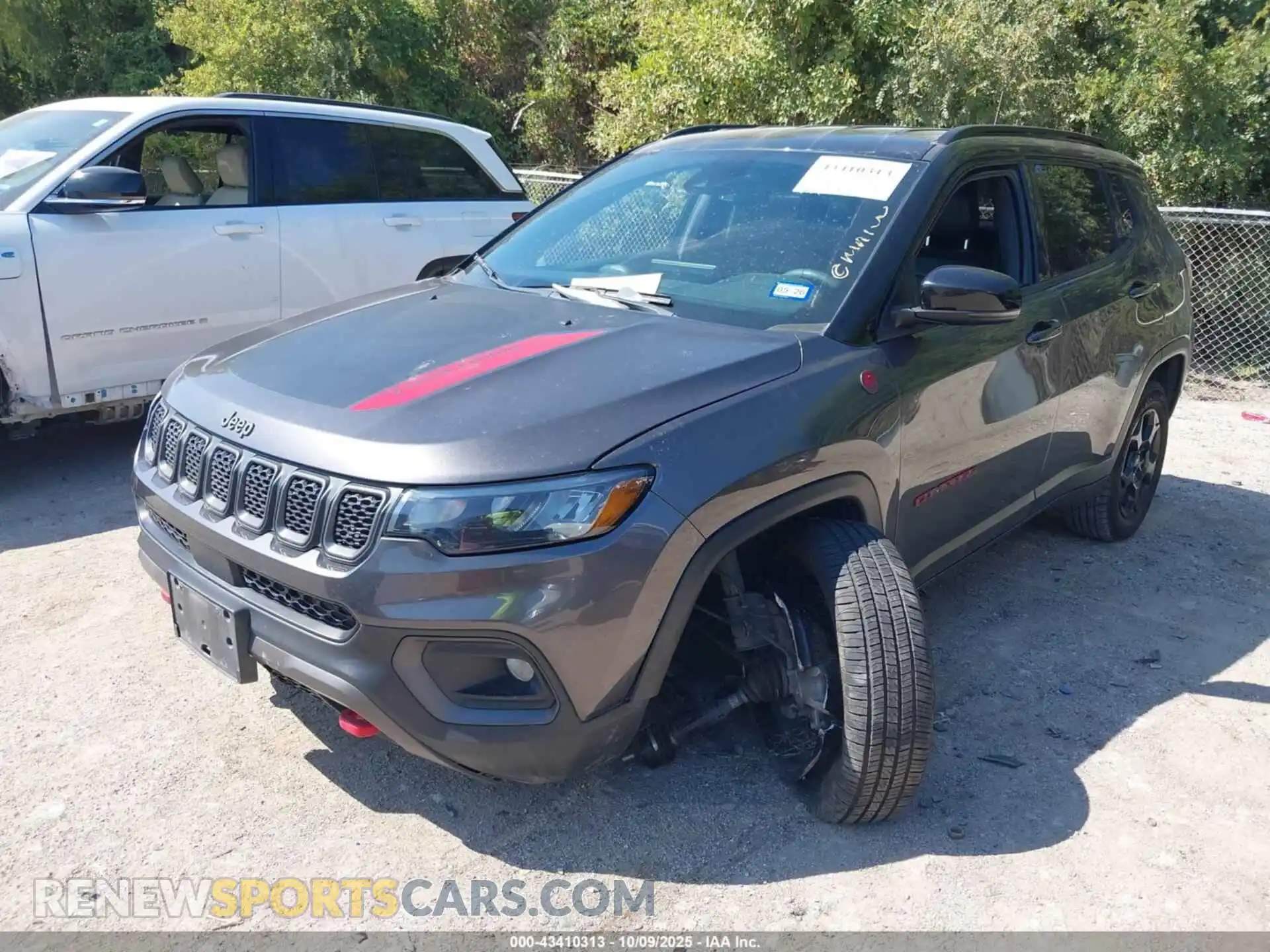 2 Photograph of a damaged car 3C4NJDDN5PT566751 JEEP COMPASS 2023