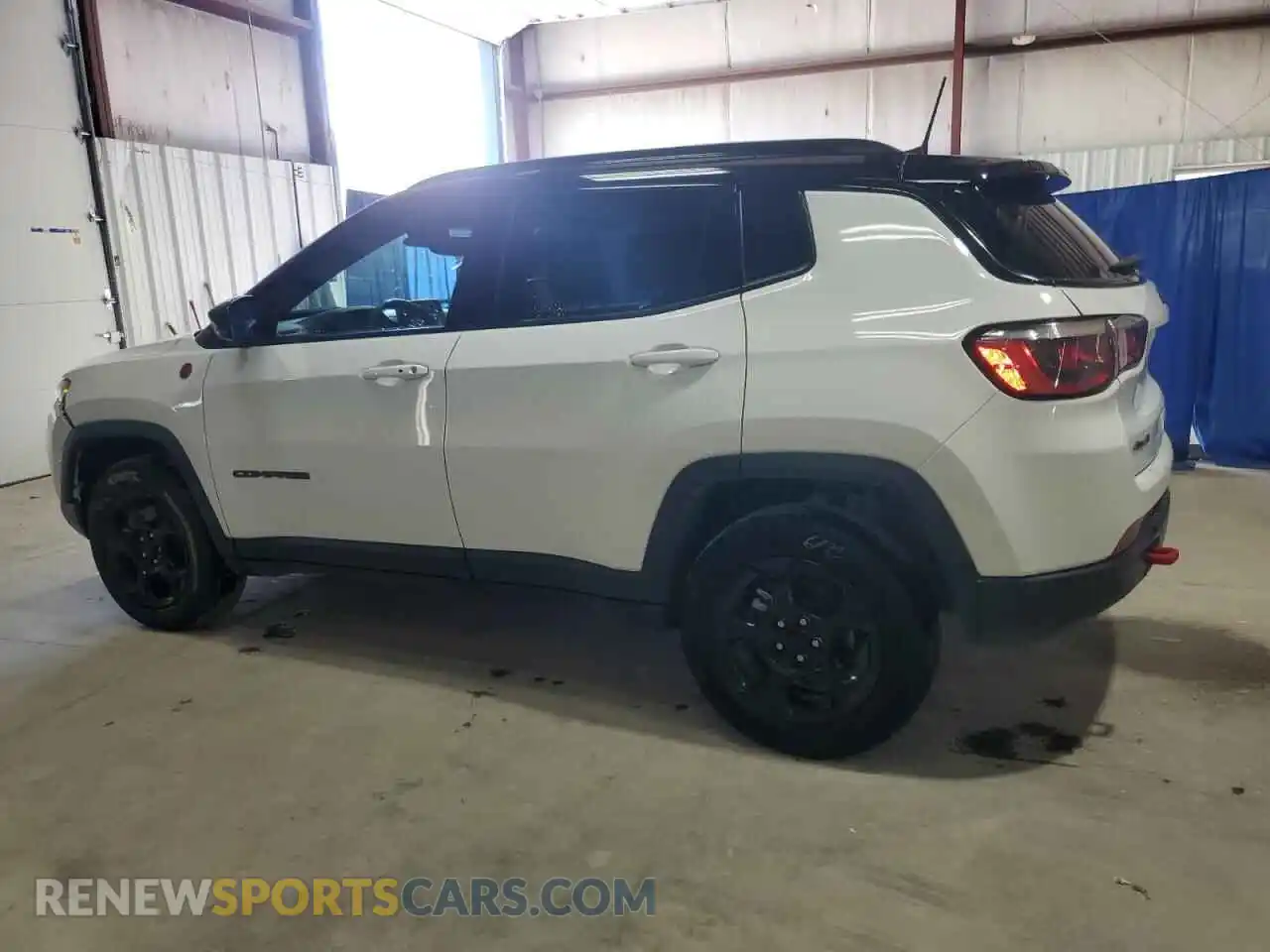 2 Photograph of a damaged car 3C4NJDDN7PT567058 JEEP COMPASS 2023