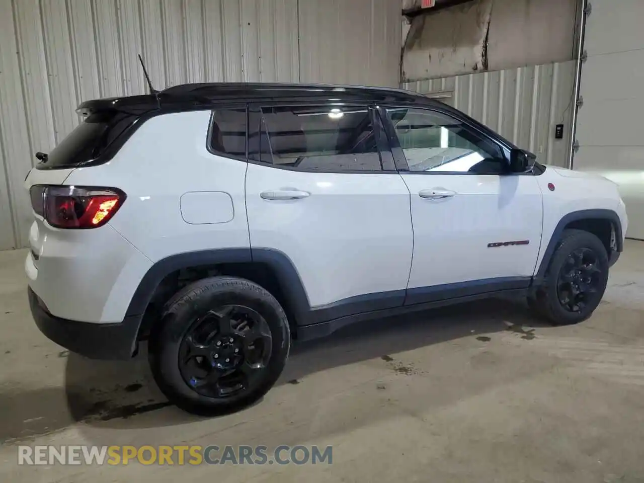 3 Photograph of a damaged car 3C4NJDDN7PT567058 JEEP COMPASS 2023