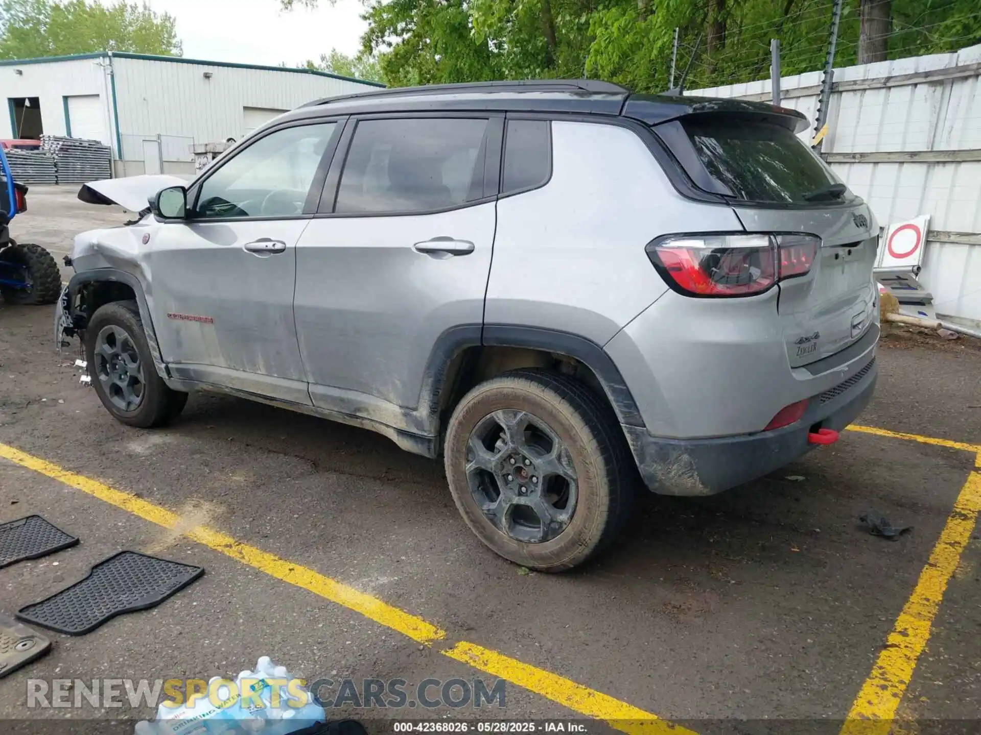 3 Photograph of a damaged car 3C4NJDDN8PT524820 JEEP COMPASS 2023