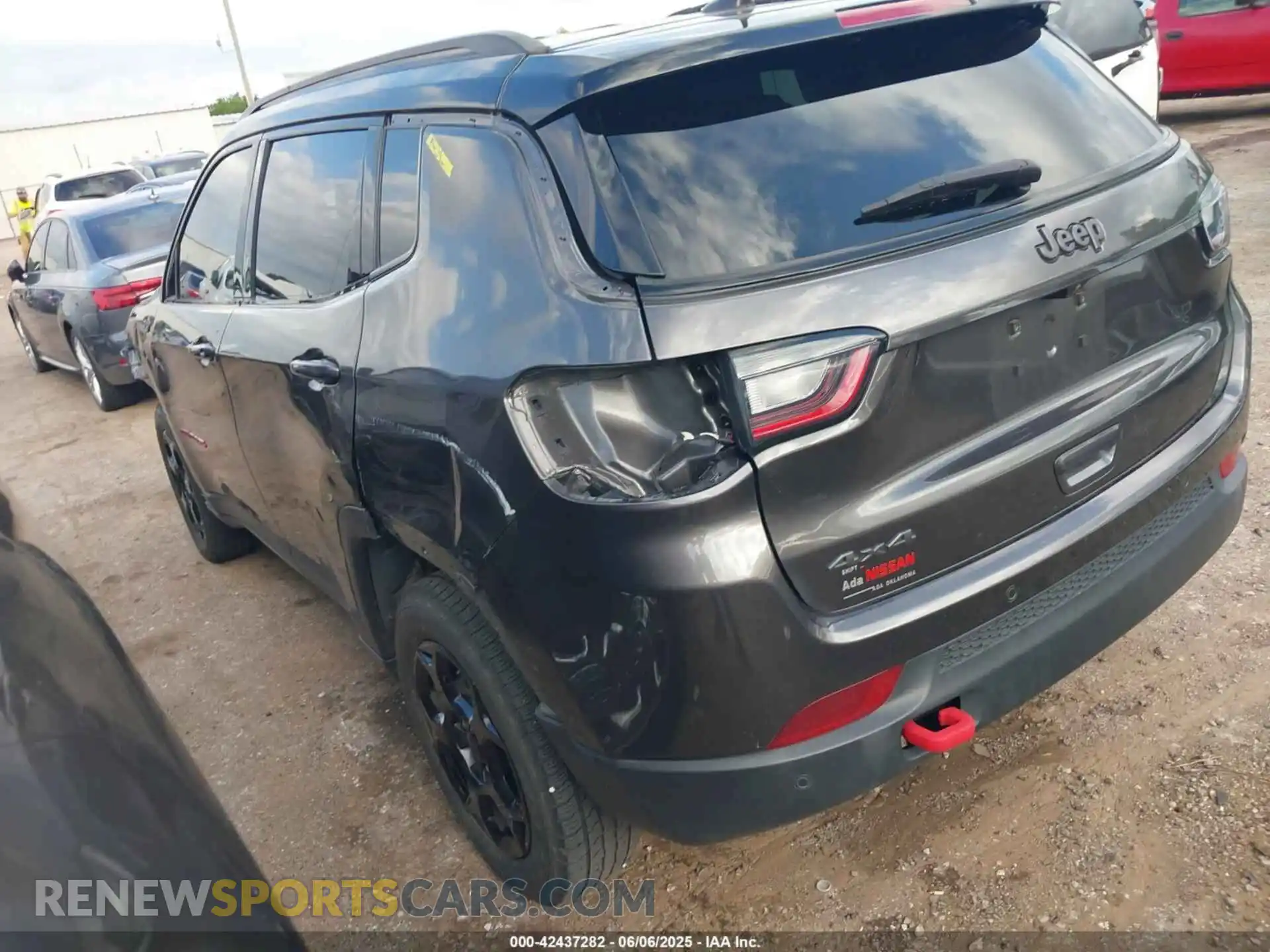 3 Photograph of a damaged car 3C4NJDDNXPT536872 JEEP COMPASS 2023