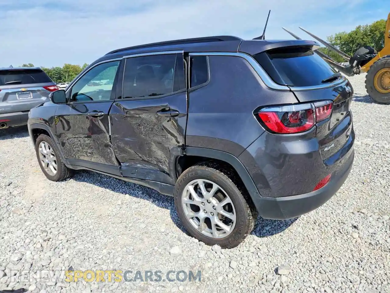 2 fotografías del automóvil dañado 3C4NJDFN3PT532630 JEEP COMPASS 2023