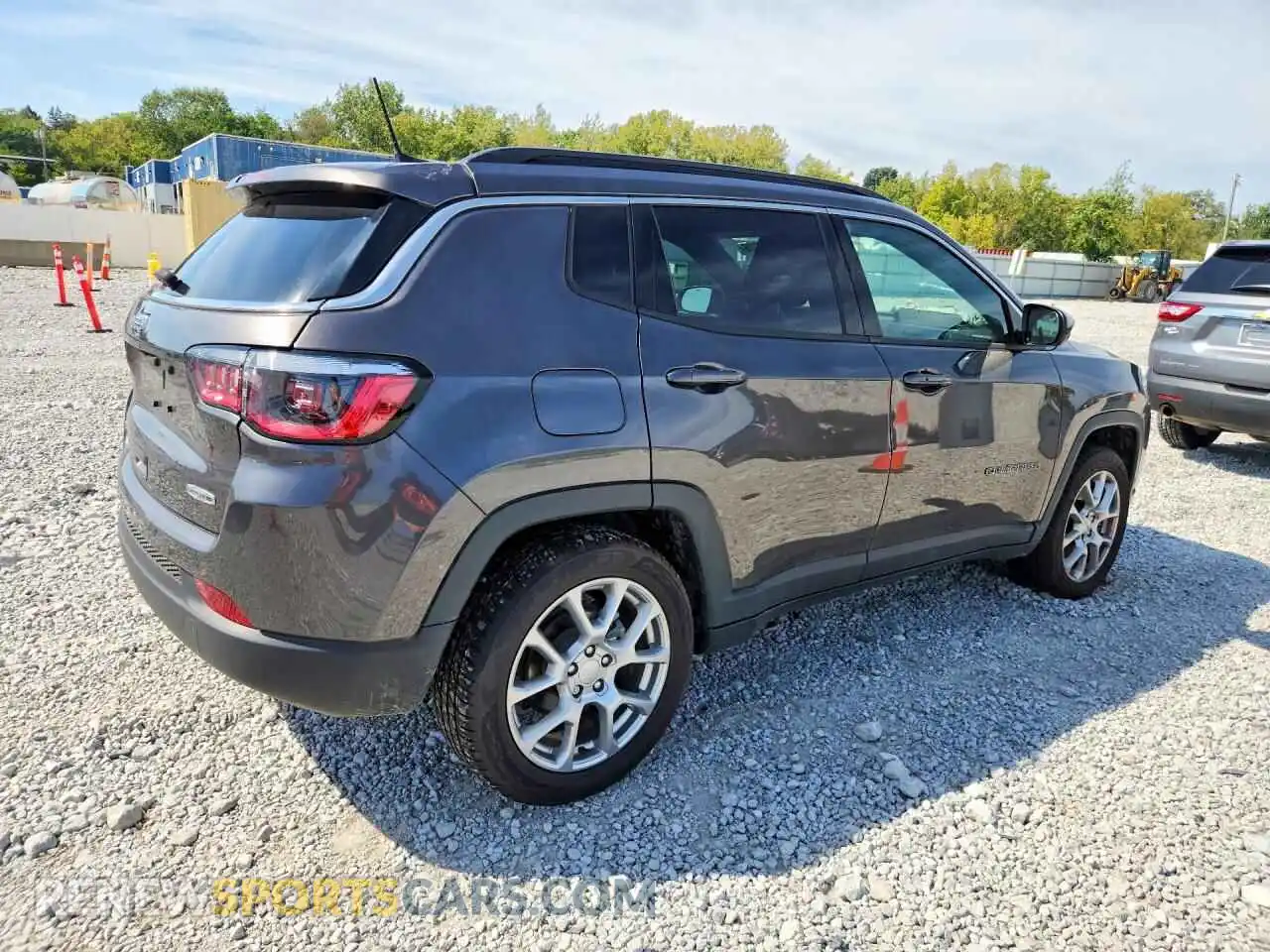 3 fotografías del automóvil dañado 3C4NJDFN3PT532630 JEEP COMPASS 2023