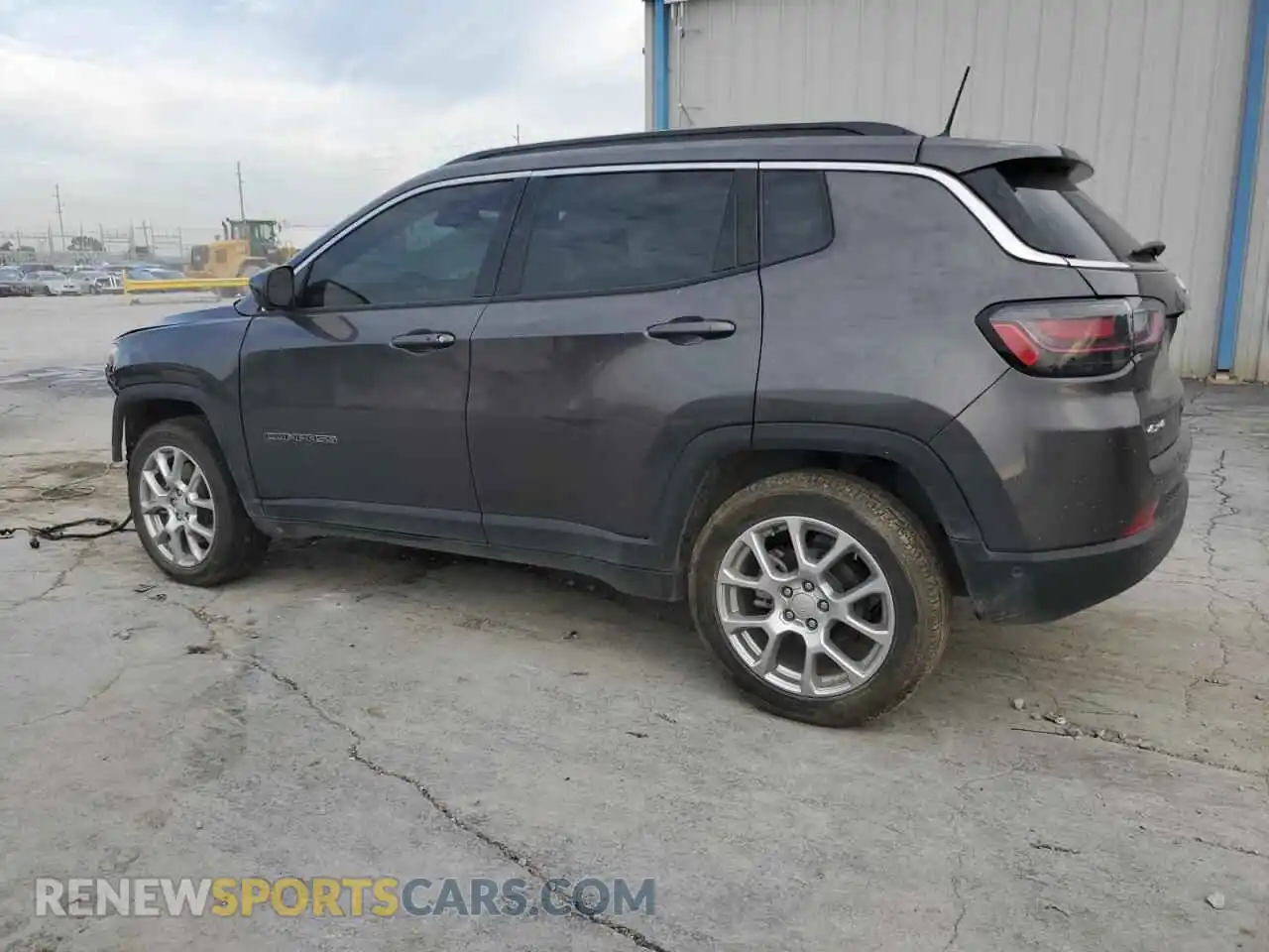 2 Photograph of a damaged car 3C4NJDFN4PT569590 JEEP COMPASS 2023