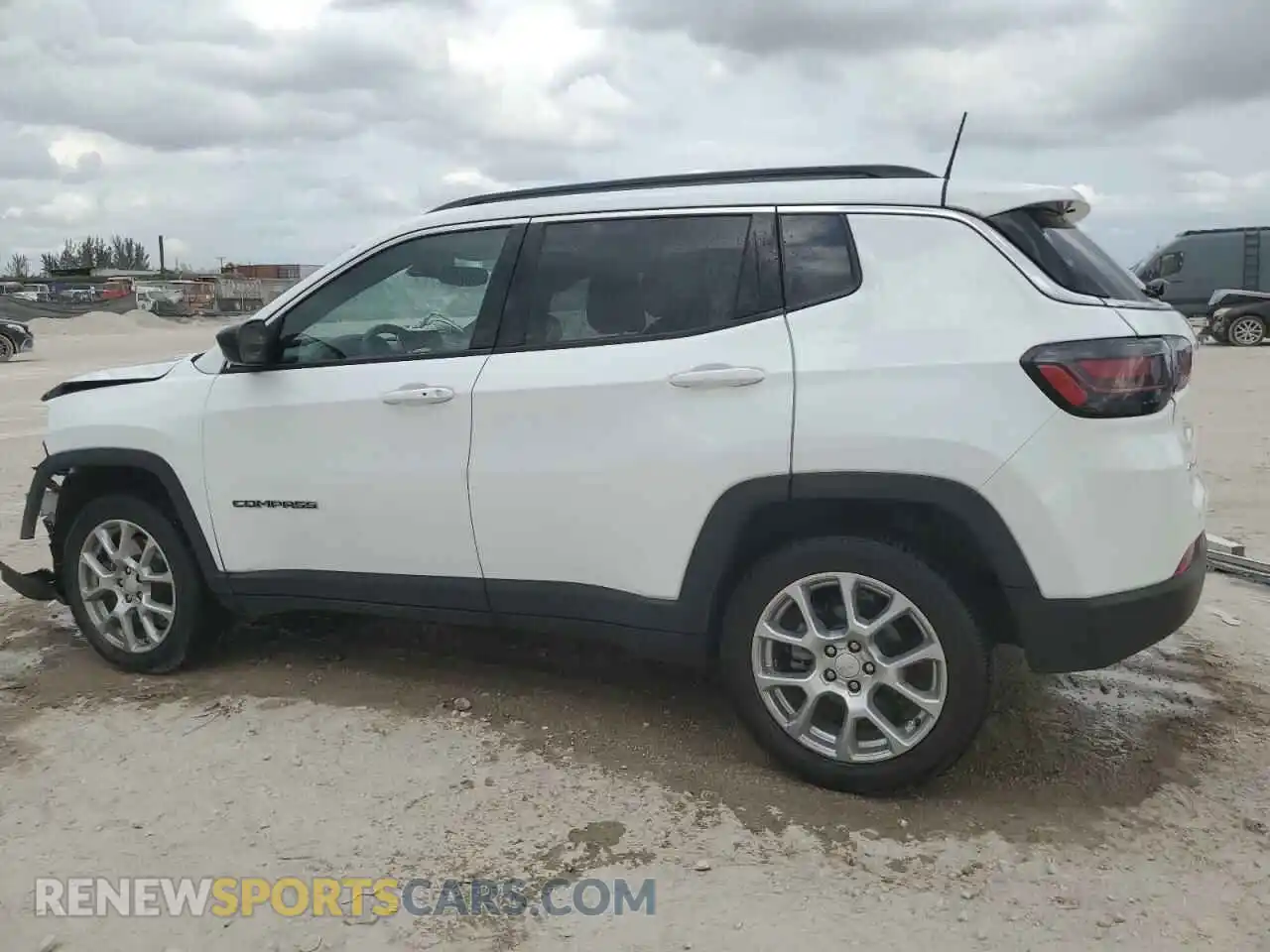 2 Photograph of a damaged car 3C4NJDFN9PT545348 JEEP COMPASS 2023