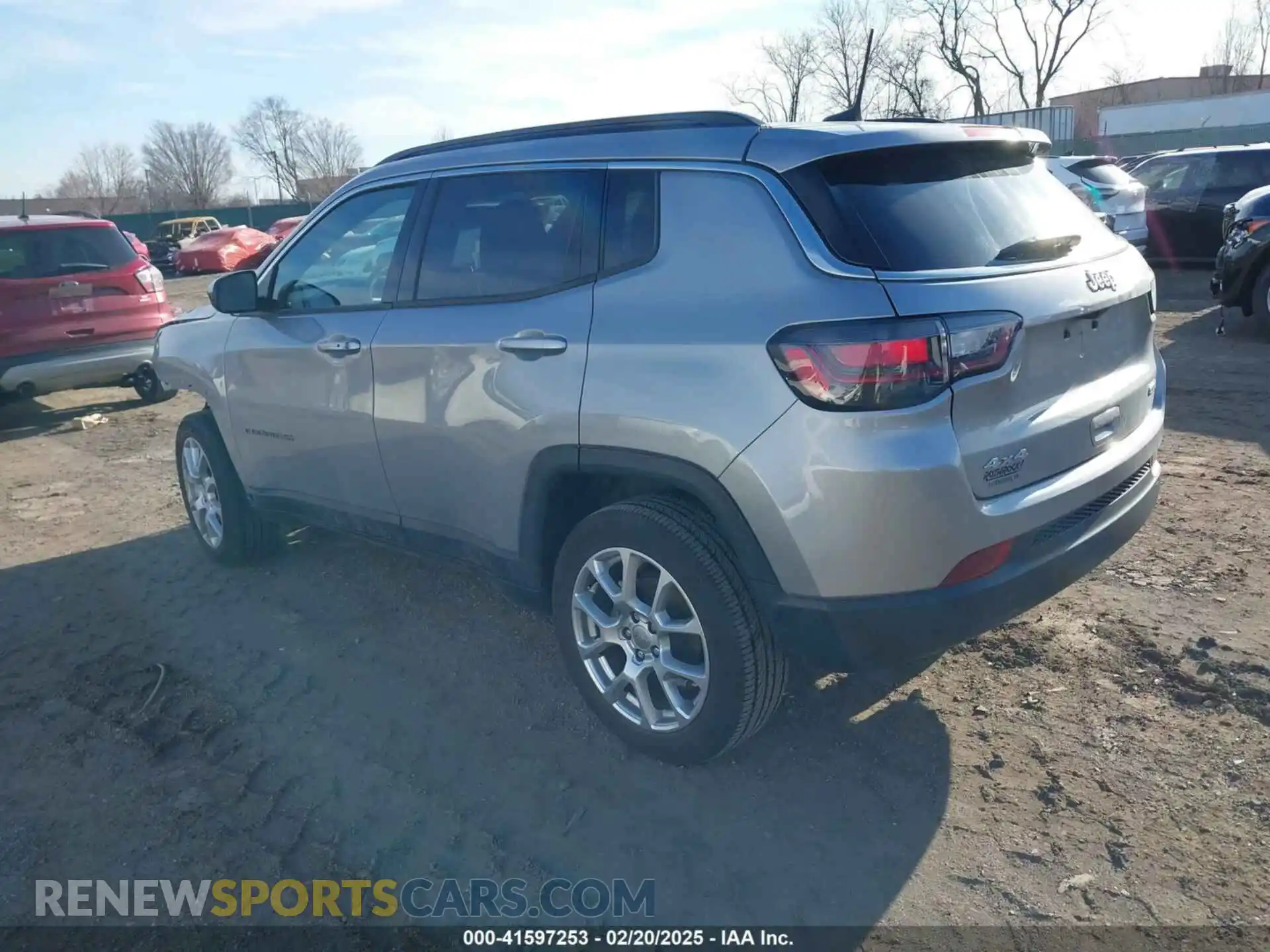 3 Фотография поврежденного автомобиля 3C4NJDFNXPT502492 JEEP COMPASS 2023