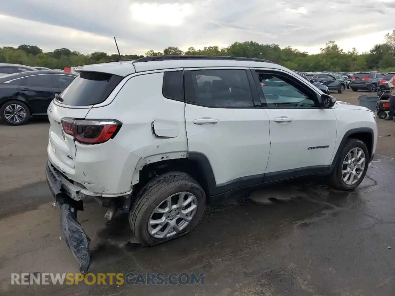 3 Photograph of a damaged car 3C4NJDFNXPT515291 JEEP COMPASS 2023