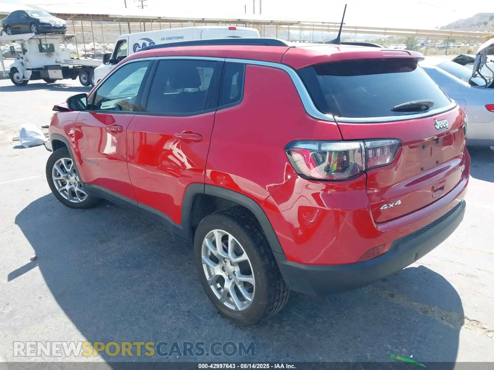 3 Photograph of a damaged car 3C4NJDFNXPT547593 JEEP COMPASS 2023