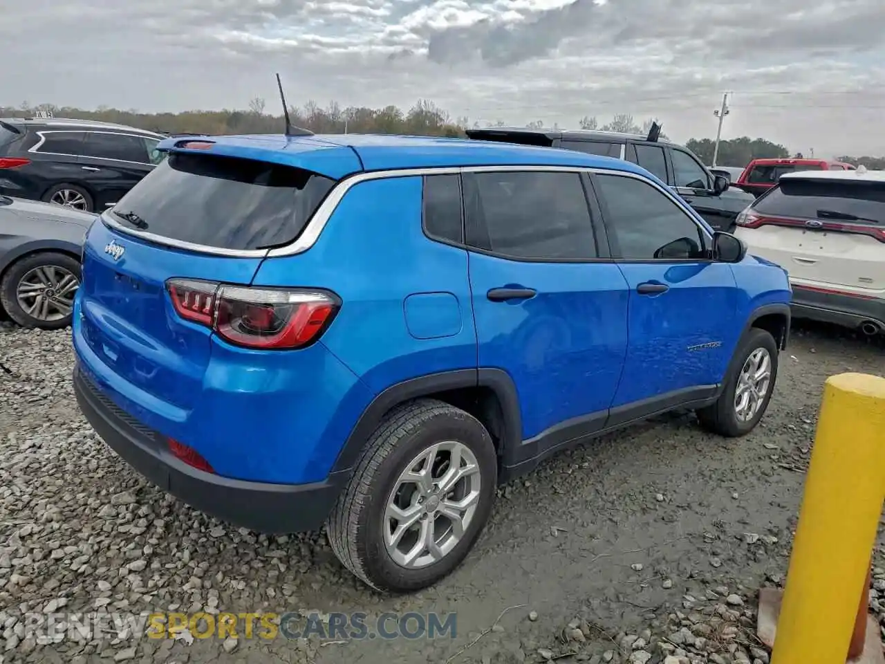 3 Photograph of a damaged car 3C4NJDAN7RT132614 JEEP COMPASS 2024