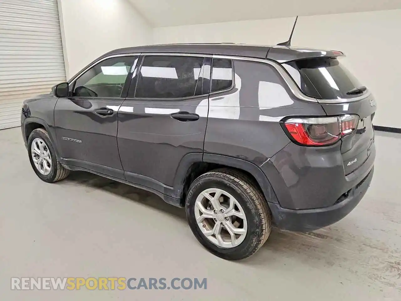 2 fotografías del automóvil dañado 3C4NJDAN7RT136081 JEEP COMPASS 2024