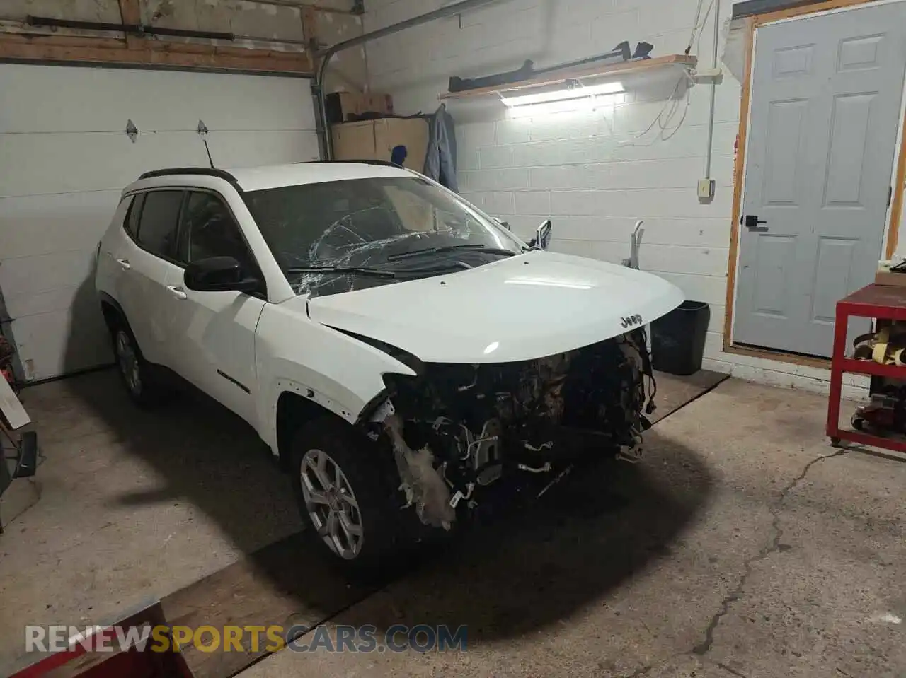 1 Photograph of a damaged car 3C4NJDBN2RT110518 JEEP COMPASS 2024