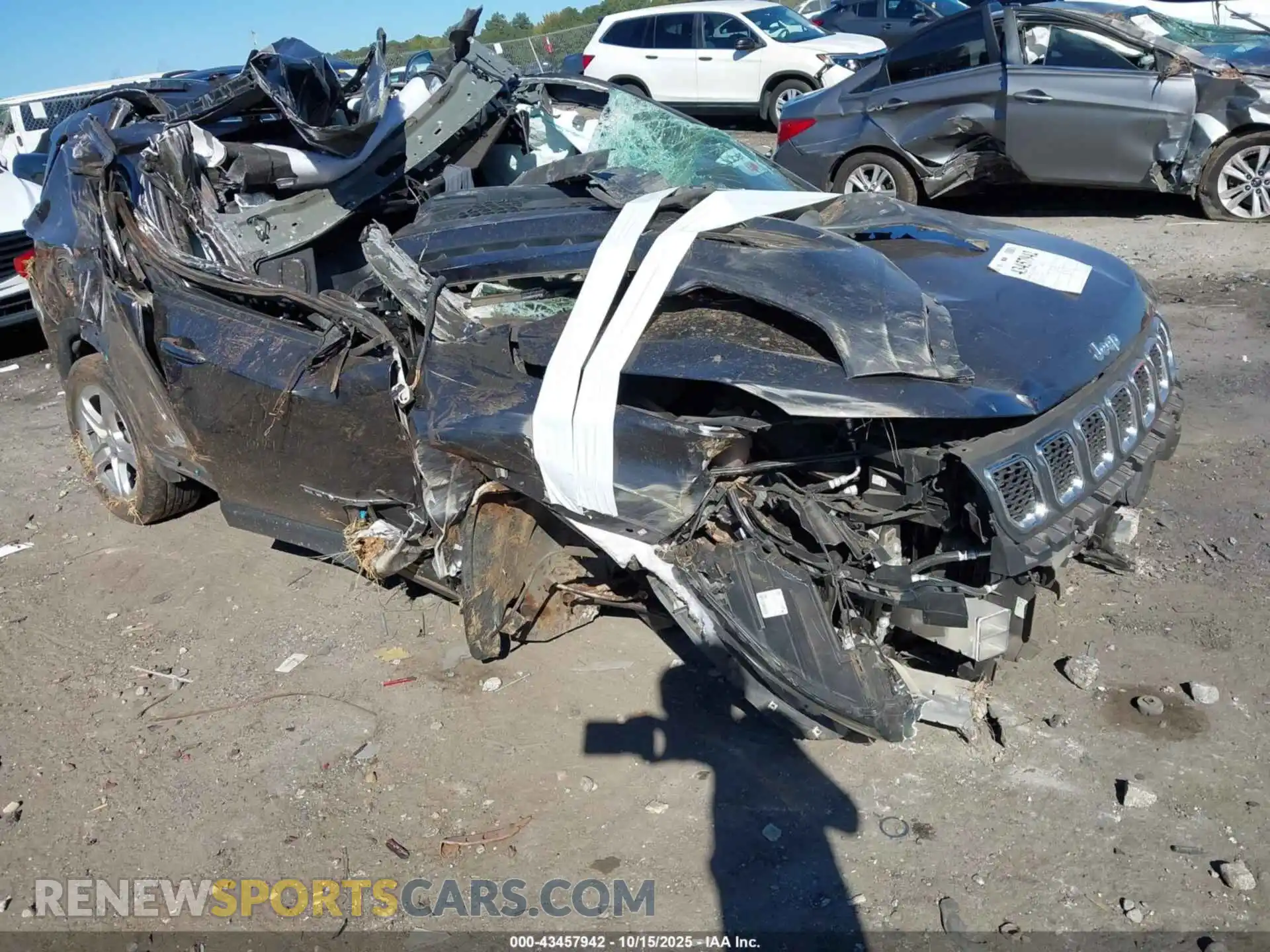 1 Photograph of a damaged car 3C4NJDBN3RT582419 JEEP COMPASS 2024