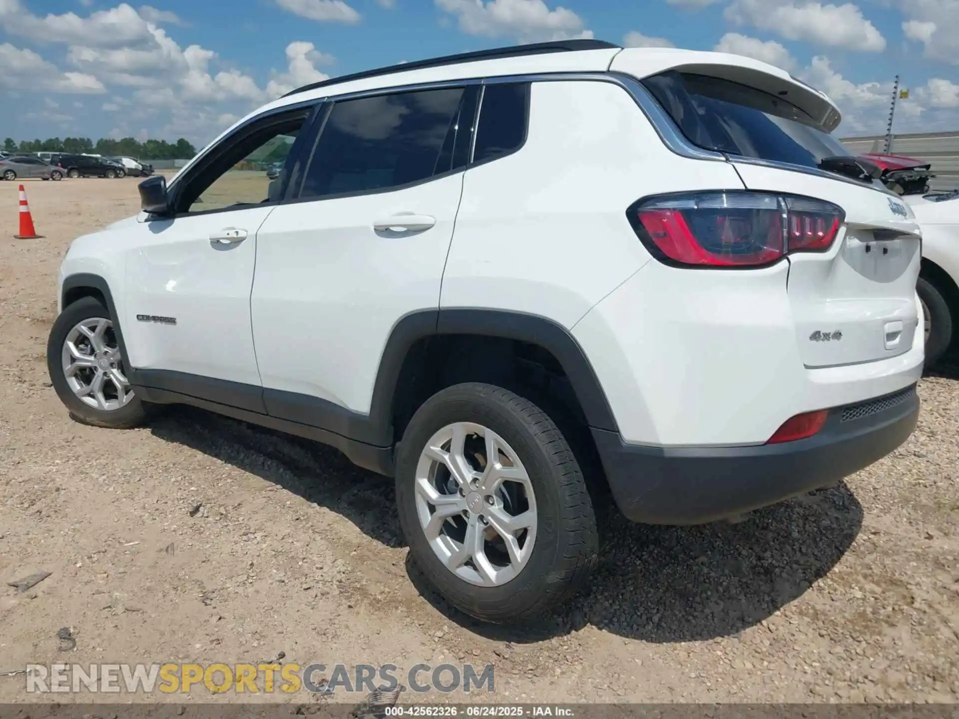 3 Фотография поврежденного автомобиля 3C4NJDBN4RT116966 JEEP COMPASS 2024