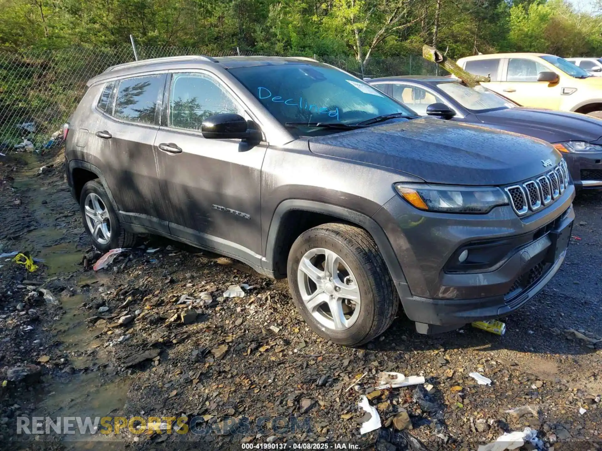 1 Photograph of a damaged car 3C4NJDBN4RT607537 JEEP COMPASS 2024