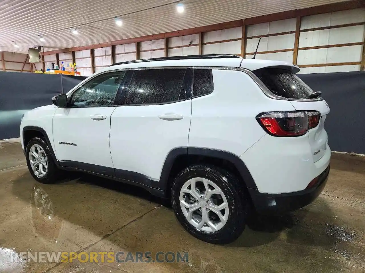 2 fotografías del automóvil dañado 3C4NJDBN7RT160914 JEEP COMPASS 2024