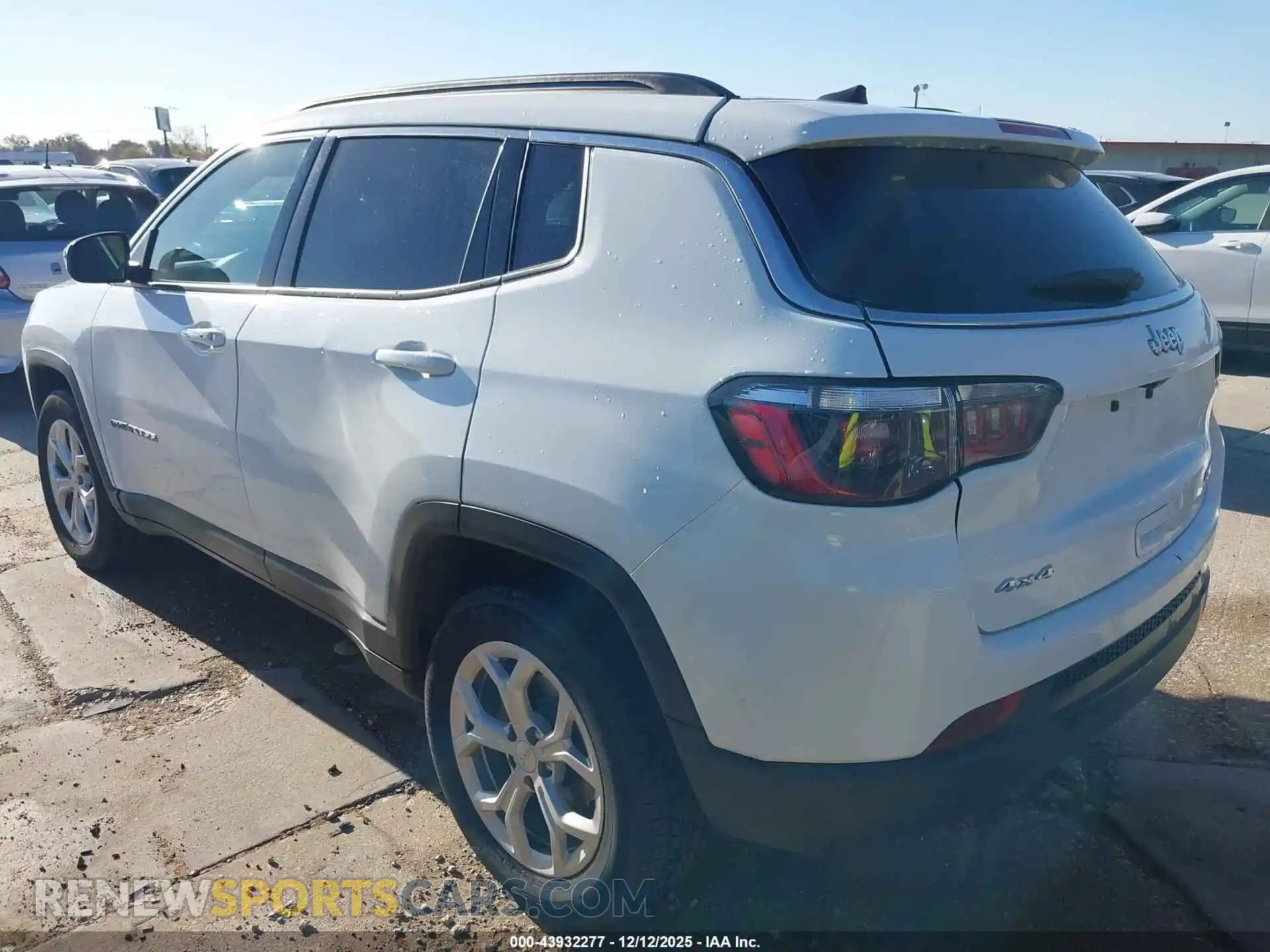 3 Фотография поврежденного автомобиля 3C4NJDBN8RT109650 JEEP COMPASS 2024