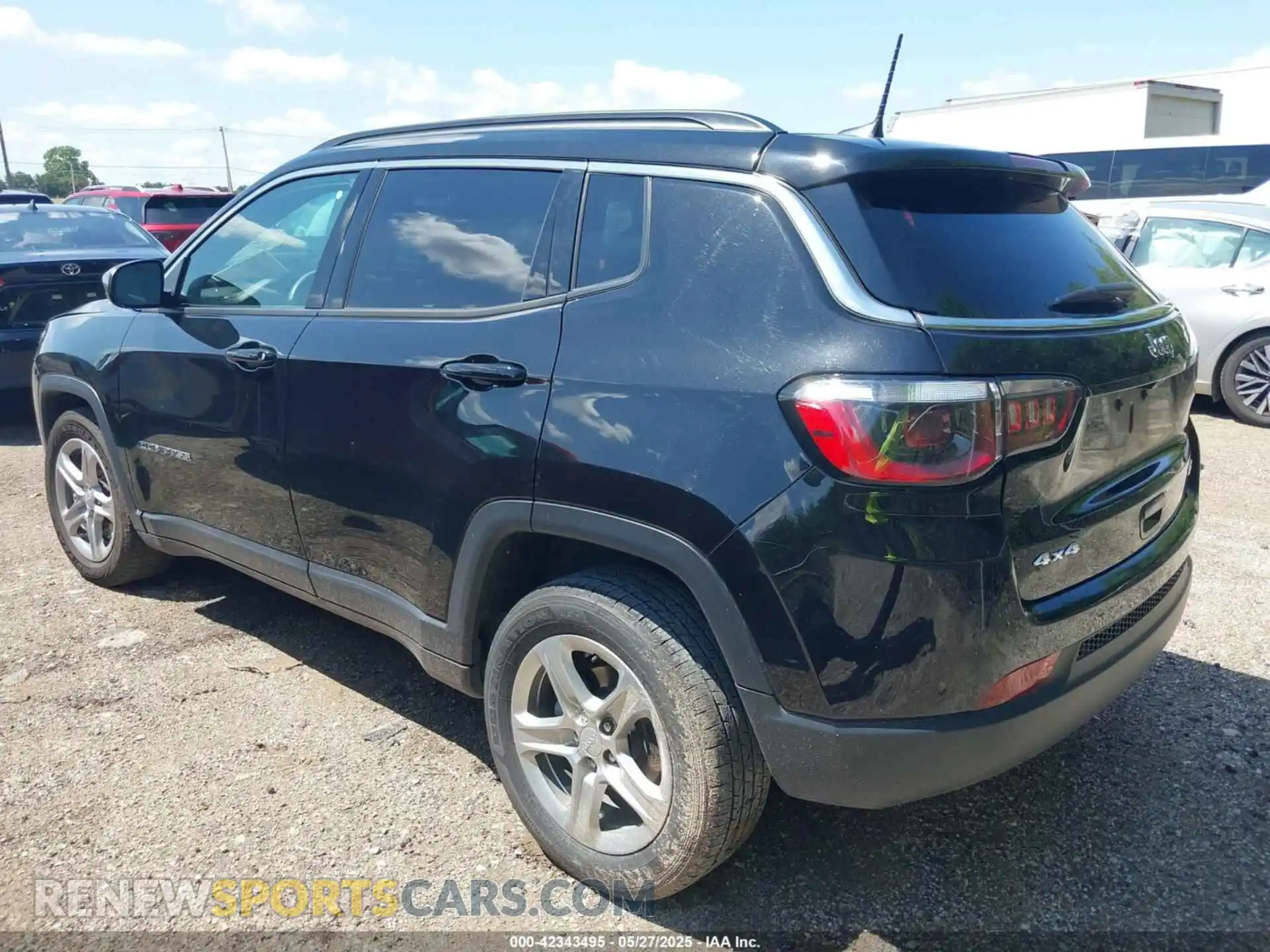 3 fotografías del automóvil dañado 3C4NJDBN8RT607623 JEEP COMPASS 2024
