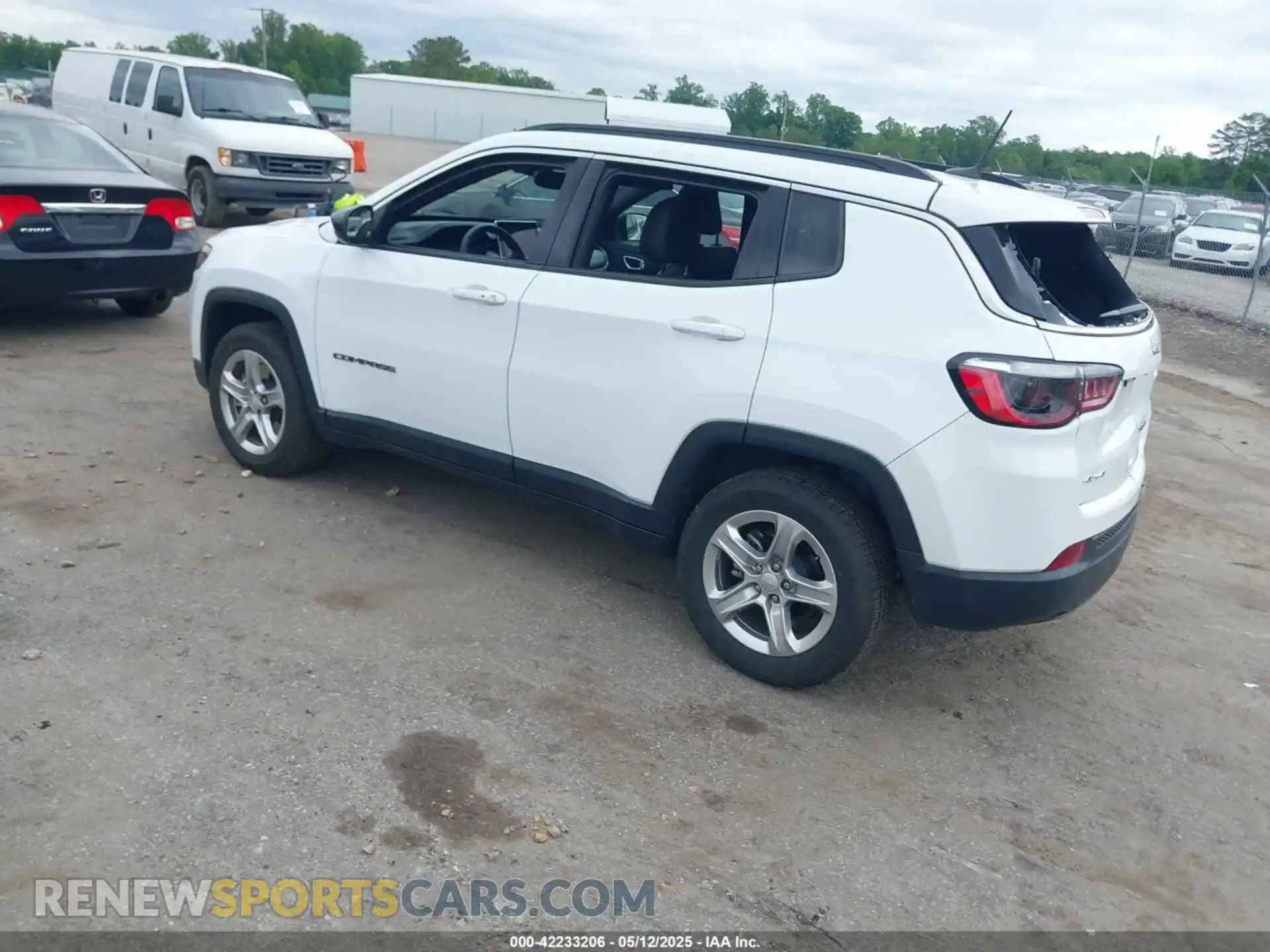 3 Фотография поврежденного автомобиля 3C4NJDBN9RT607209 JEEP COMPASS 2024