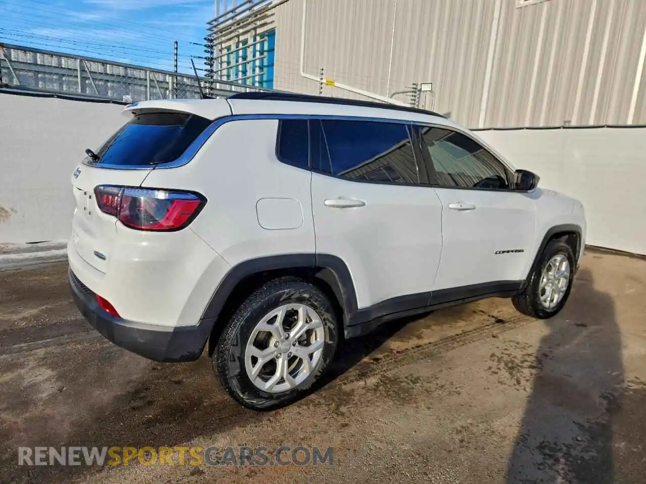 3 Photograph of a damaged car 3C4NJDBNXRT102960 JEEP COMPASS 2024