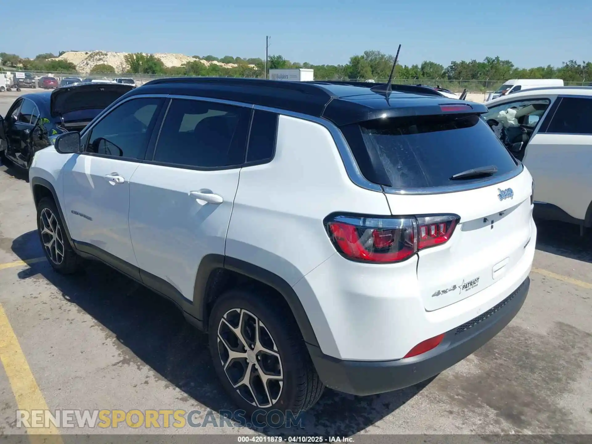3 Photograph of a damaged car 3C4NJDCN1RT142729 JEEP COMPASS 2024