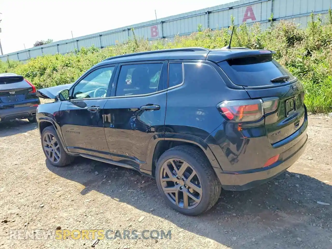 2 fotografías del automóvil dañado 3C4NJDCN4RT162442 JEEP COMPASS 2024