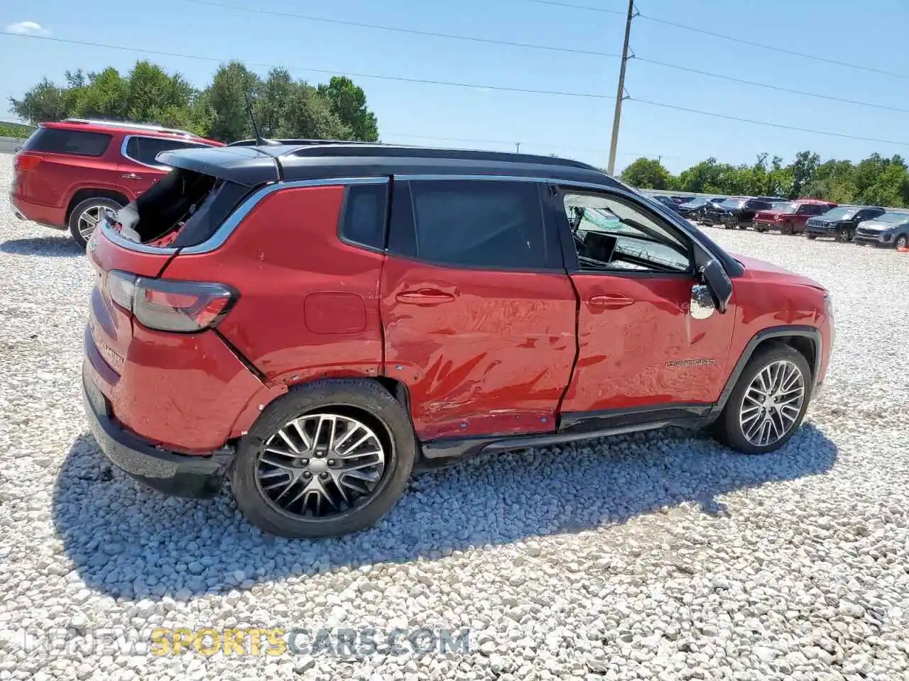 3 Photograph of a damaged car 3C4NJDCN5RT585627 JEEP COMPASS 2024