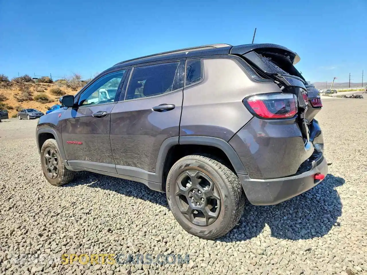 2 fotografías del automóvil dañado 3C4NJDDN0RT583752 JEEP COMPASS 2024