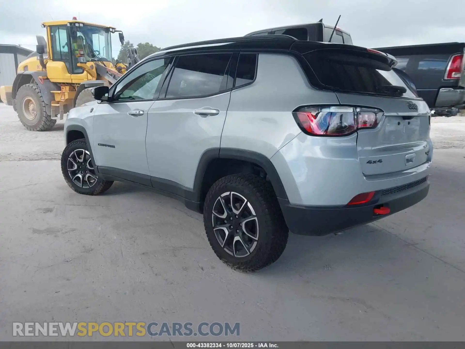 3 Photograph of a damaged car 3C4NJDDN1RT149517 JEEP COMPASS 2024