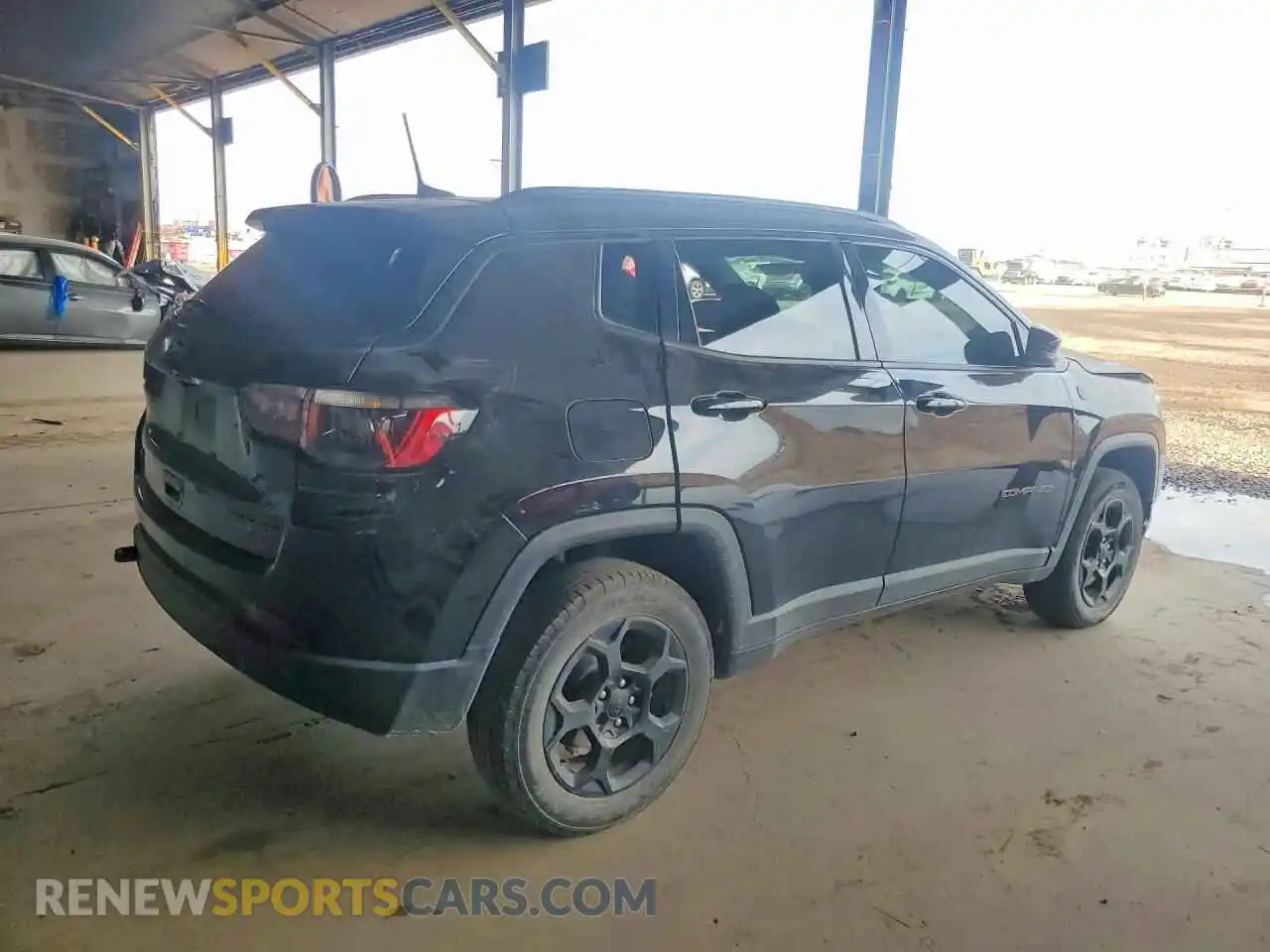 3 Photograph of a damaged car 3C4NJDDN2RT577337 JEEP COMPASS 2024
