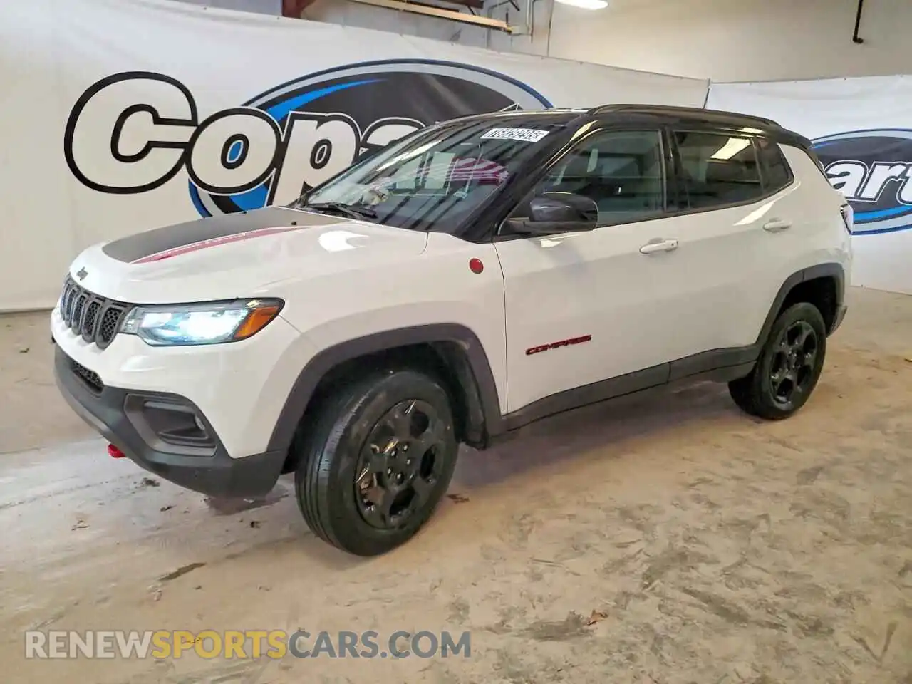 1 Photograph of a damaged car 3C4NJDDN2RT609736 JEEP COMPASS 2024