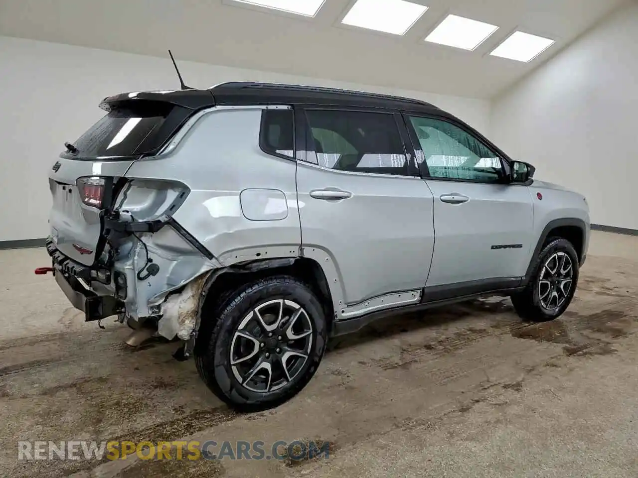 3 Фотография поврежденного автомобиля 3C4NJDDN3RT149616 JEEP COMPASS 2024