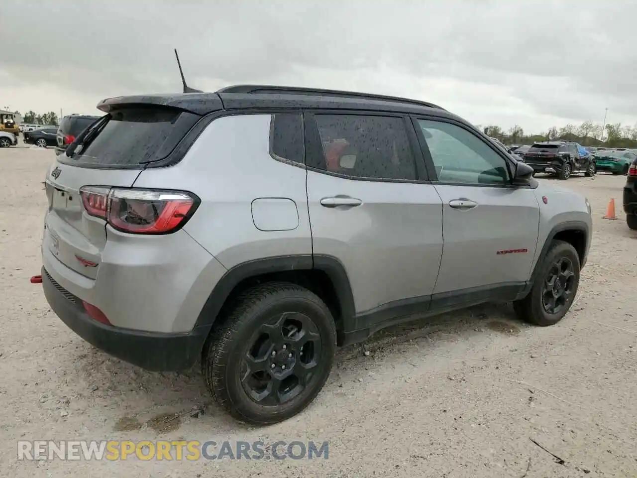 3 Photograph of a damaged car 3C4NJDDN3RT579212 JEEP COMPASS 2024