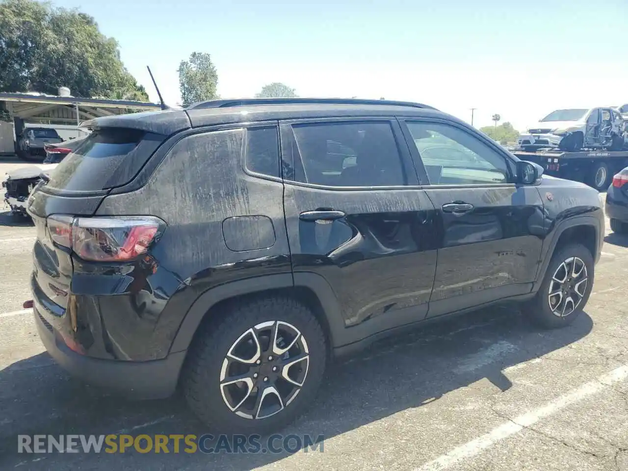 3 Фотография поврежденного автомобиля 3C4NJDDN5RT137399 JEEP COMPASS 2024