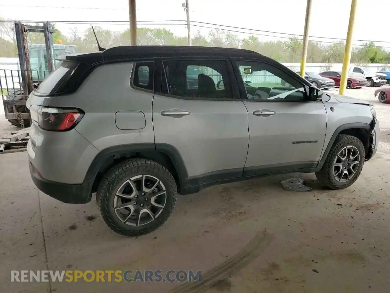 3 Photograph of a damaged car 3C4NJDDN6RT148833 JEEP COMPASS 2024