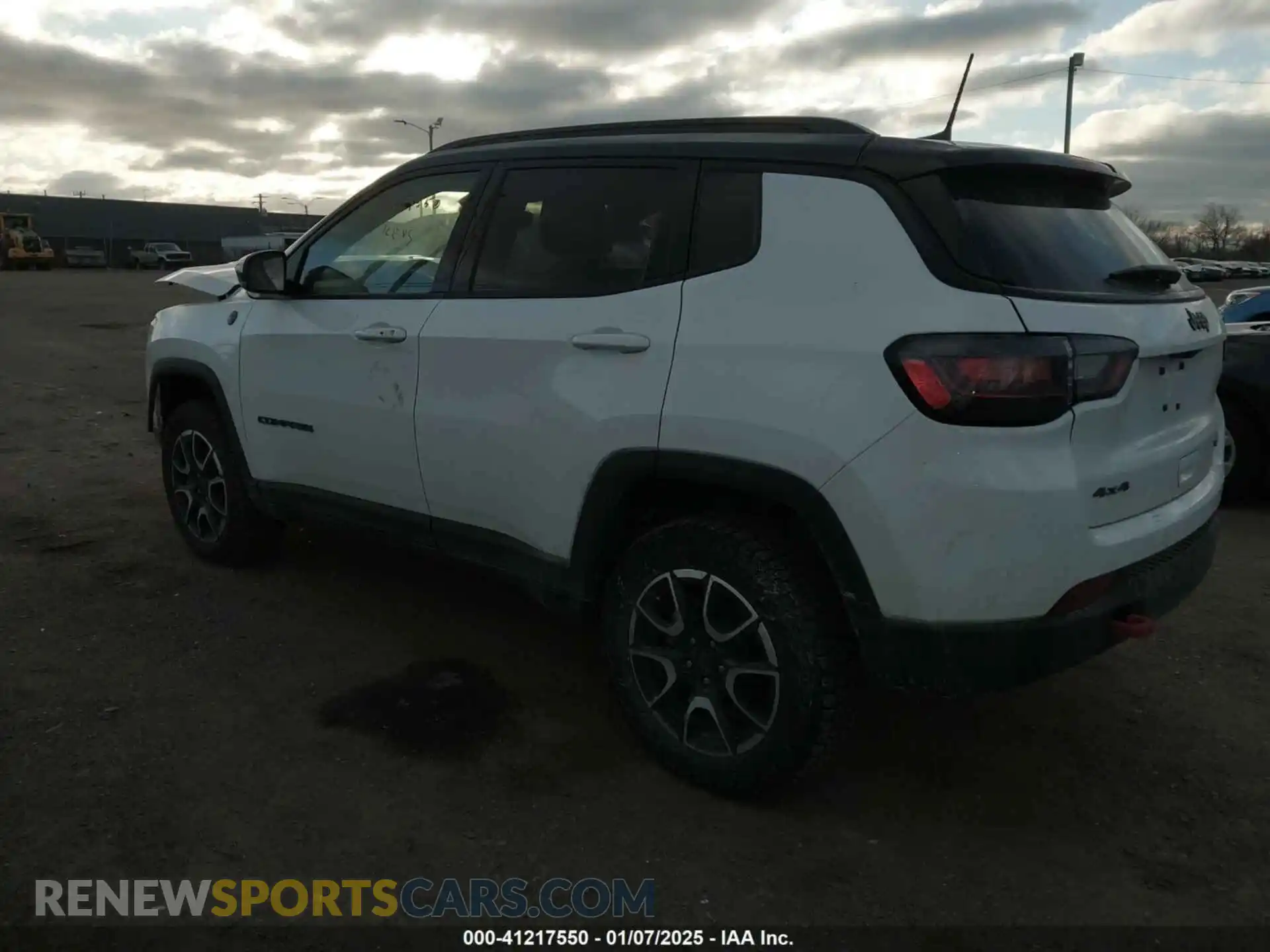 3 Photograph of a damaged car 3C4NJDDN7RT131393 JEEP COMPASS 2024