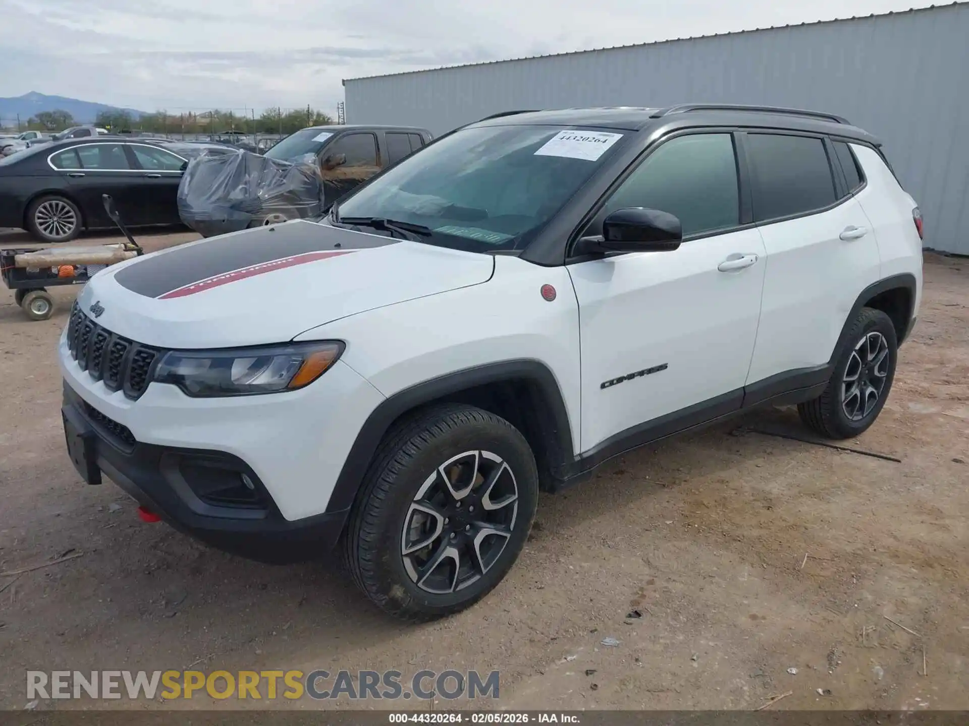 2 fotografías del automóvil dañado 3C4NJDDN8RT148820 JEEP COMPASS 2024