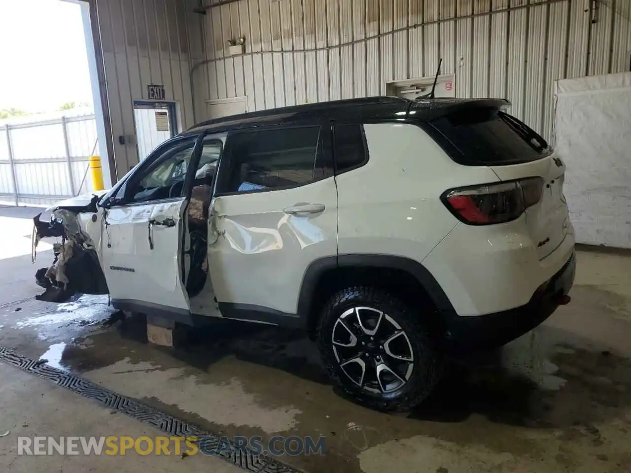2 Photograph of a damaged car 3C4NJDDN9RT144758 JEEP COMPASS 2024