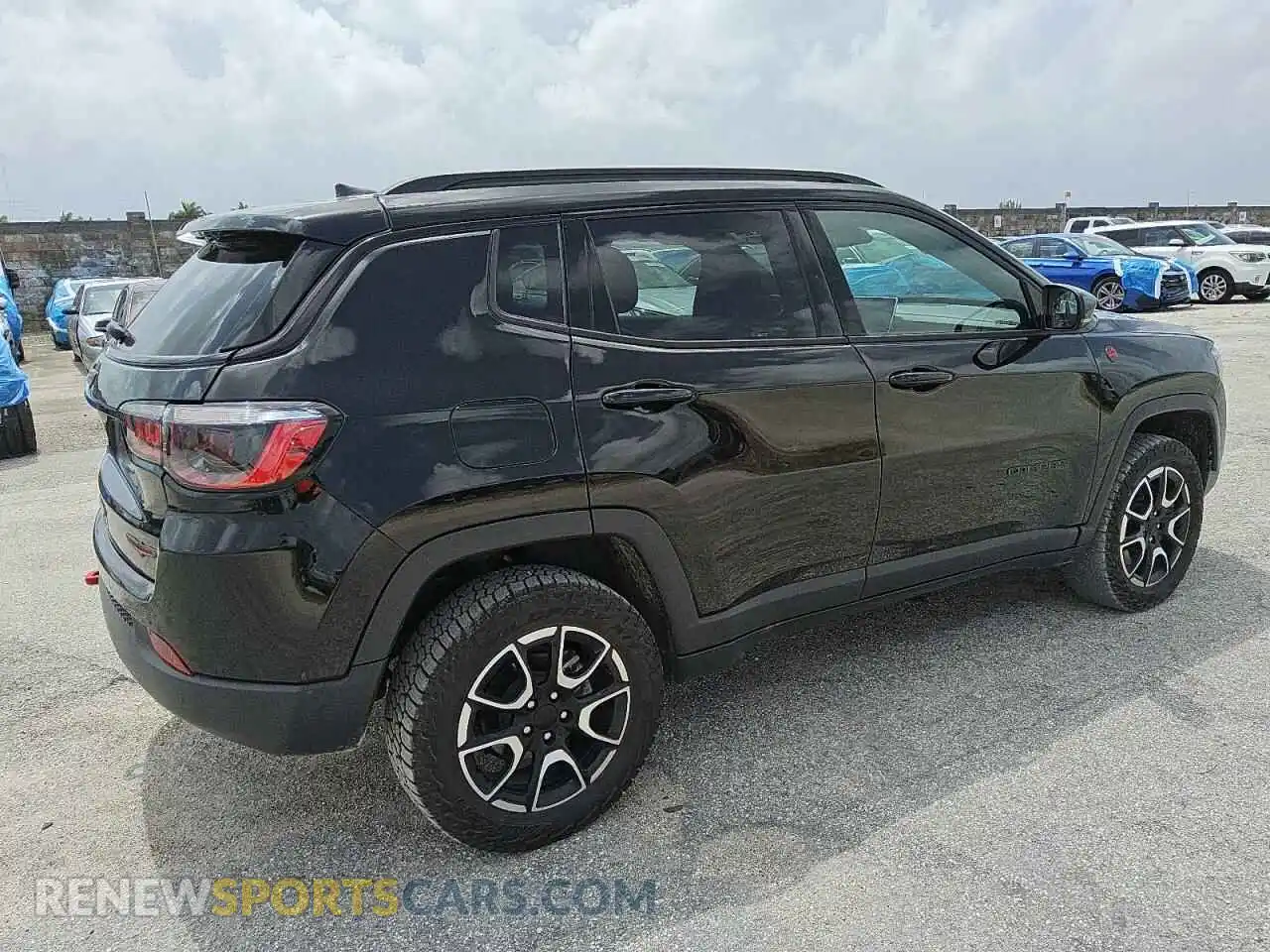 3 Photograph of a damaged car 3C4NJDDNXRT137107 JEEP COMPASS 2024