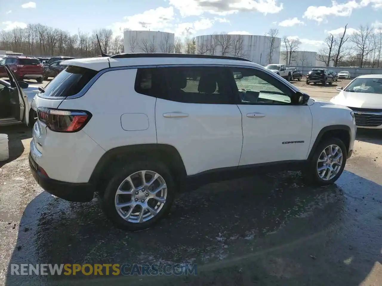 3 Photograph of a damaged car 3C4NJDFN1RT593929 JEEP COMPASS 2024