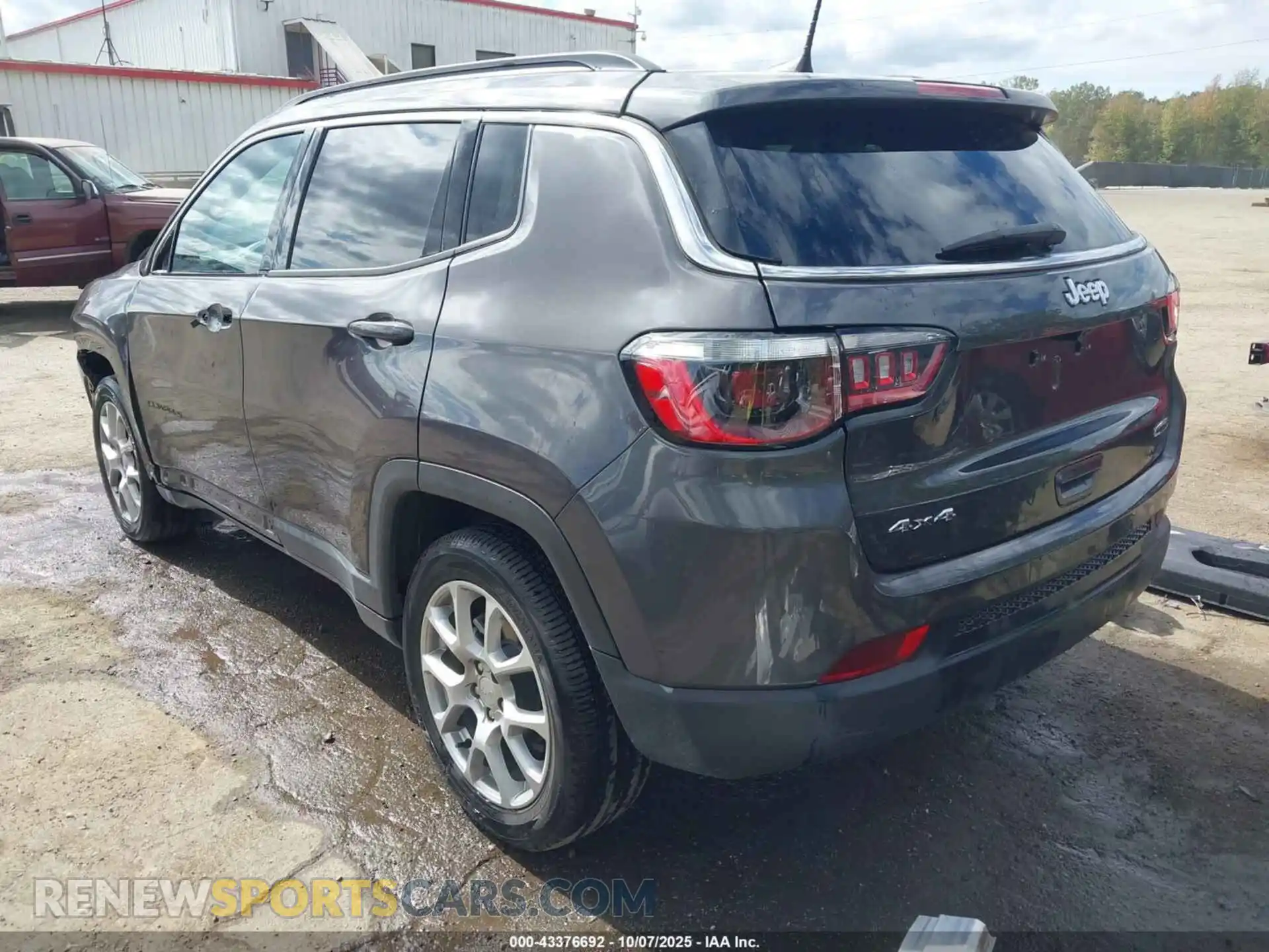 3 Photograph of a damaged car 3C4NJDFN7RT120973 JEEP COMPASS 2024