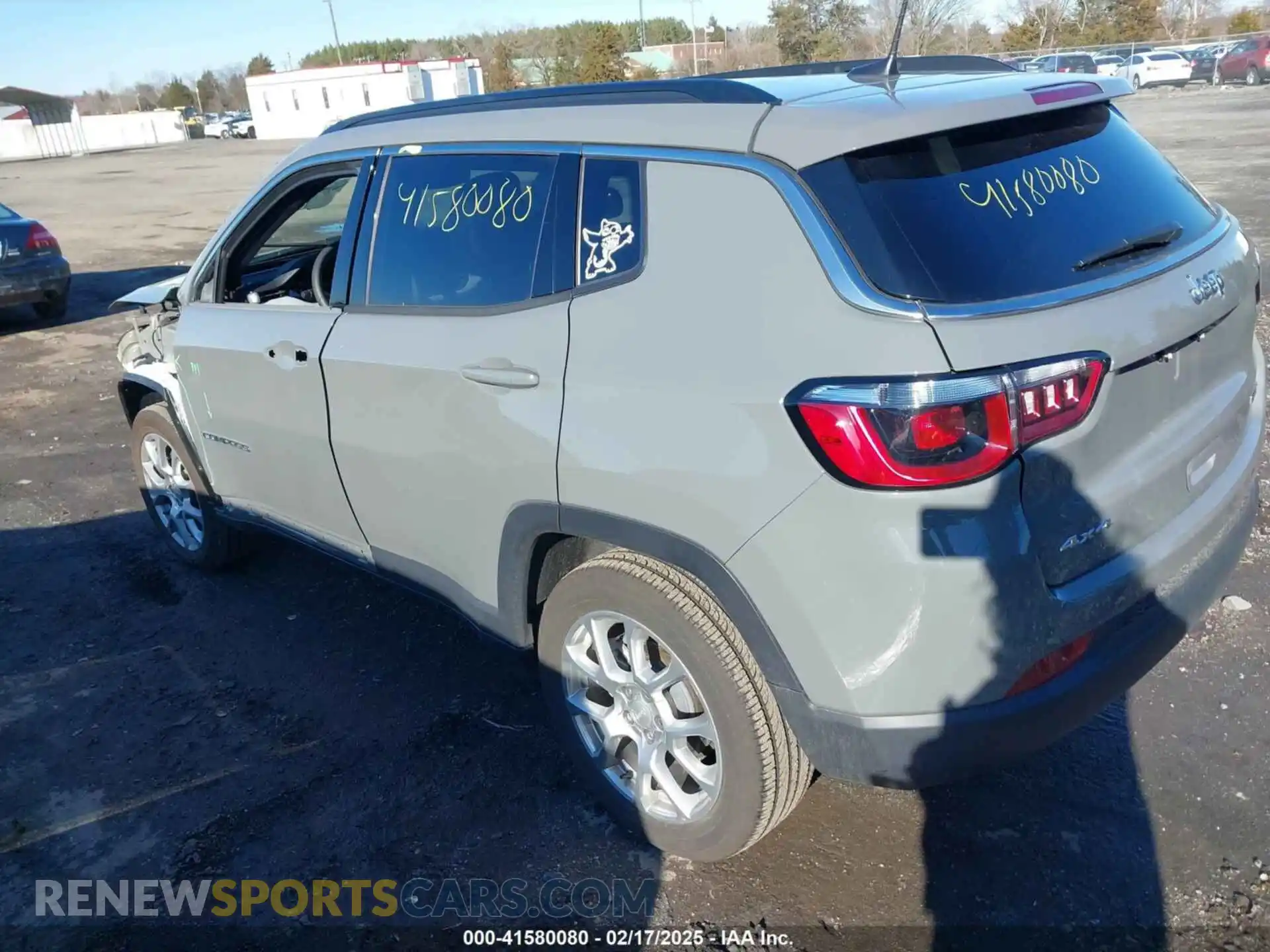 3 Photograph of a damaged car 3C4NJDFN7RT577170 JEEP COMPASS 2024
